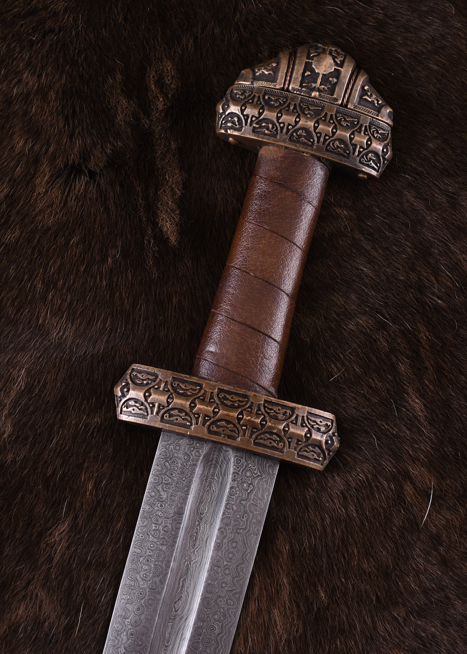 Imagen única de: Espada Vikinga (Isla Eigg) Con Mango De Cuero, Acero Damasco Categoría-B