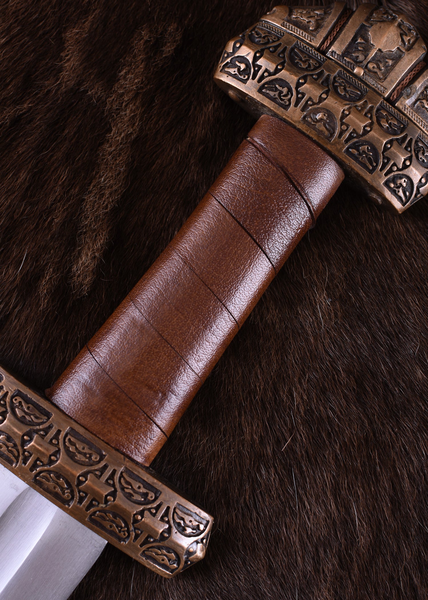 Imagen única de: Espada Vikinga (Isla Eigg) Con Mango De Cuero, Hoja Endurecida Categoría-B