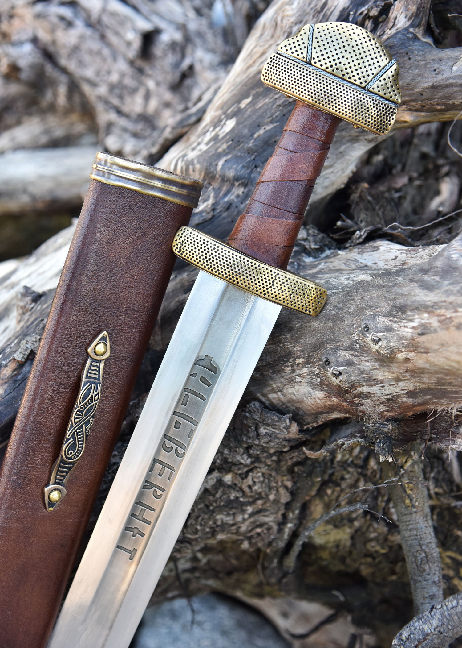 Imagen única de: Espada Ruso-vikinga, Tipo Petersen E1, Gnezdovo, Tumba C-15, Siglo Ix. Categoría-B