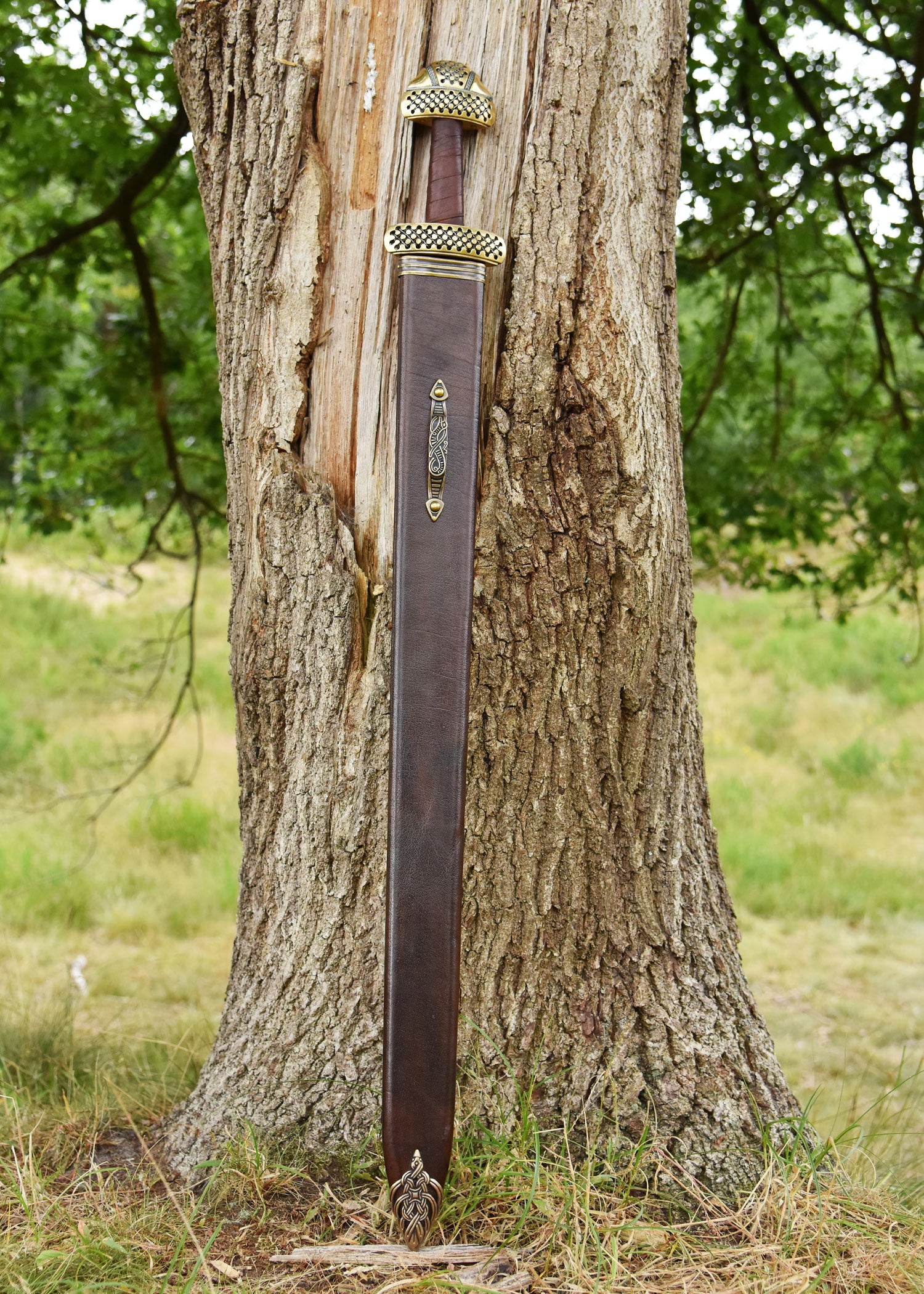 Imagen única de: Espada Ruso-vikinga, Tipo Petersen E2, Gnezdovo, Tumba L-13, Siglo X. Categoría-B