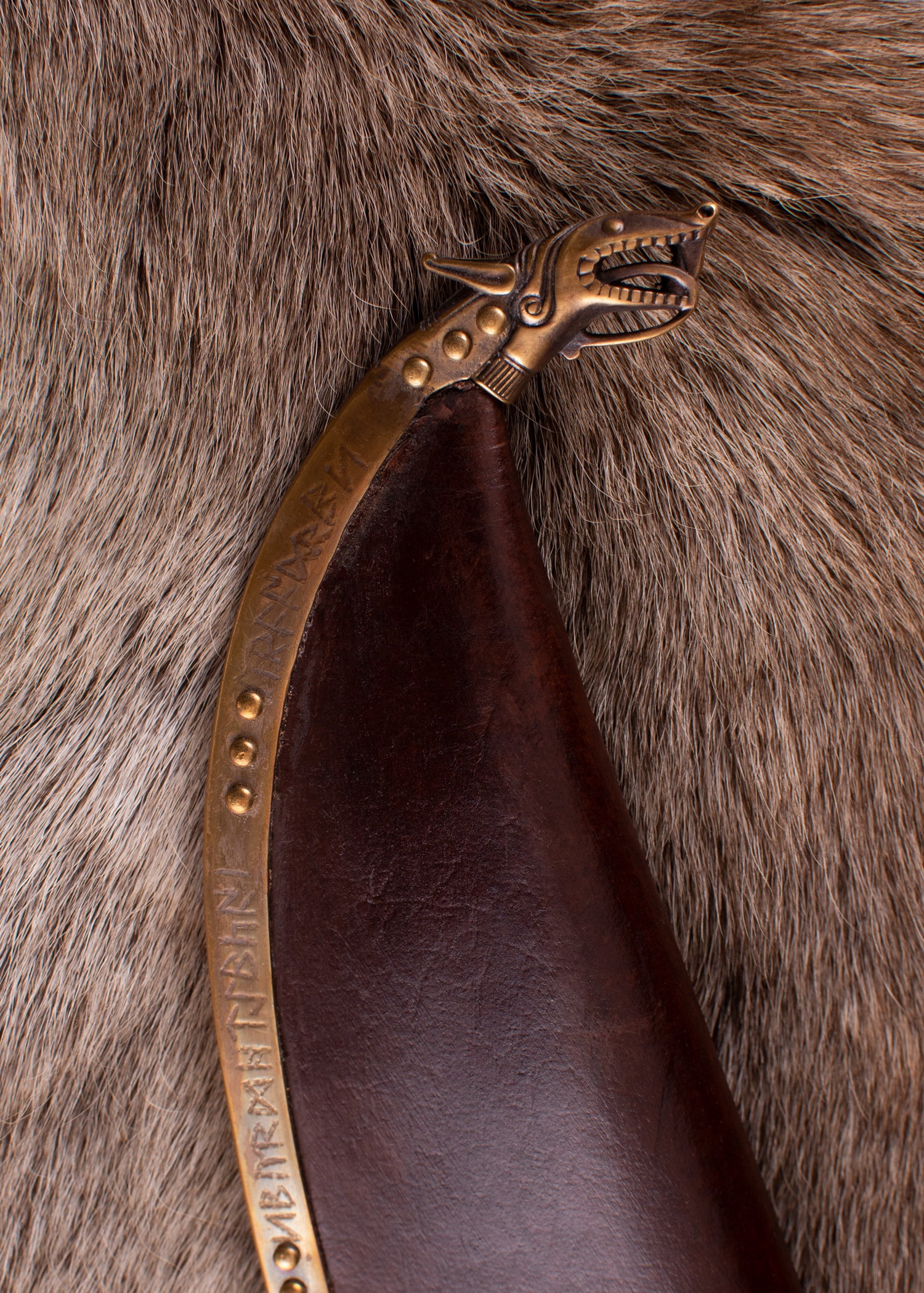 Imagen única de: Sax (Seax) Largo Vikingo Con Mango De Hueso Estilo Jellinge, Siglo X.