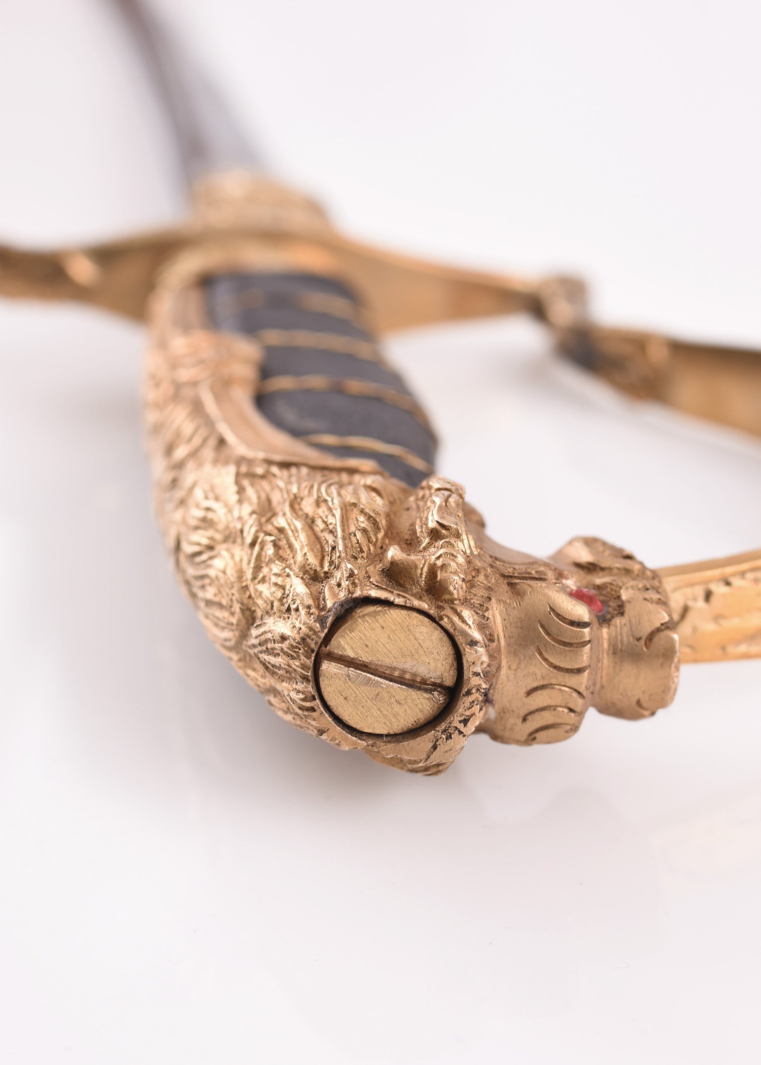 Imagen única de: Sable De Desfile Alemán Con Cabeza De León Y Vaina De Acero - Tienda Medieval.