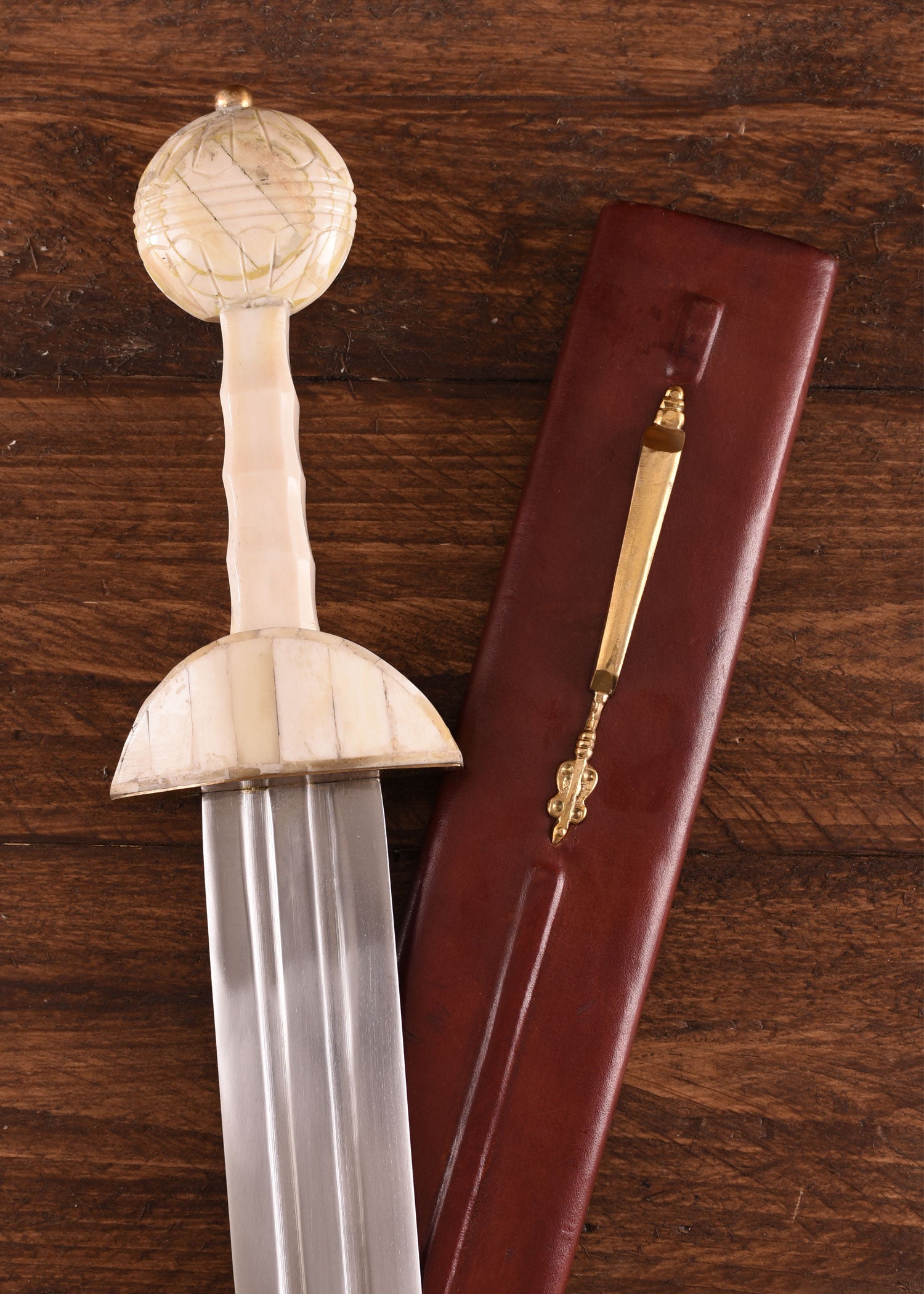 Imagen única de: Espata Romana Con Vaina, Siglo Iii.