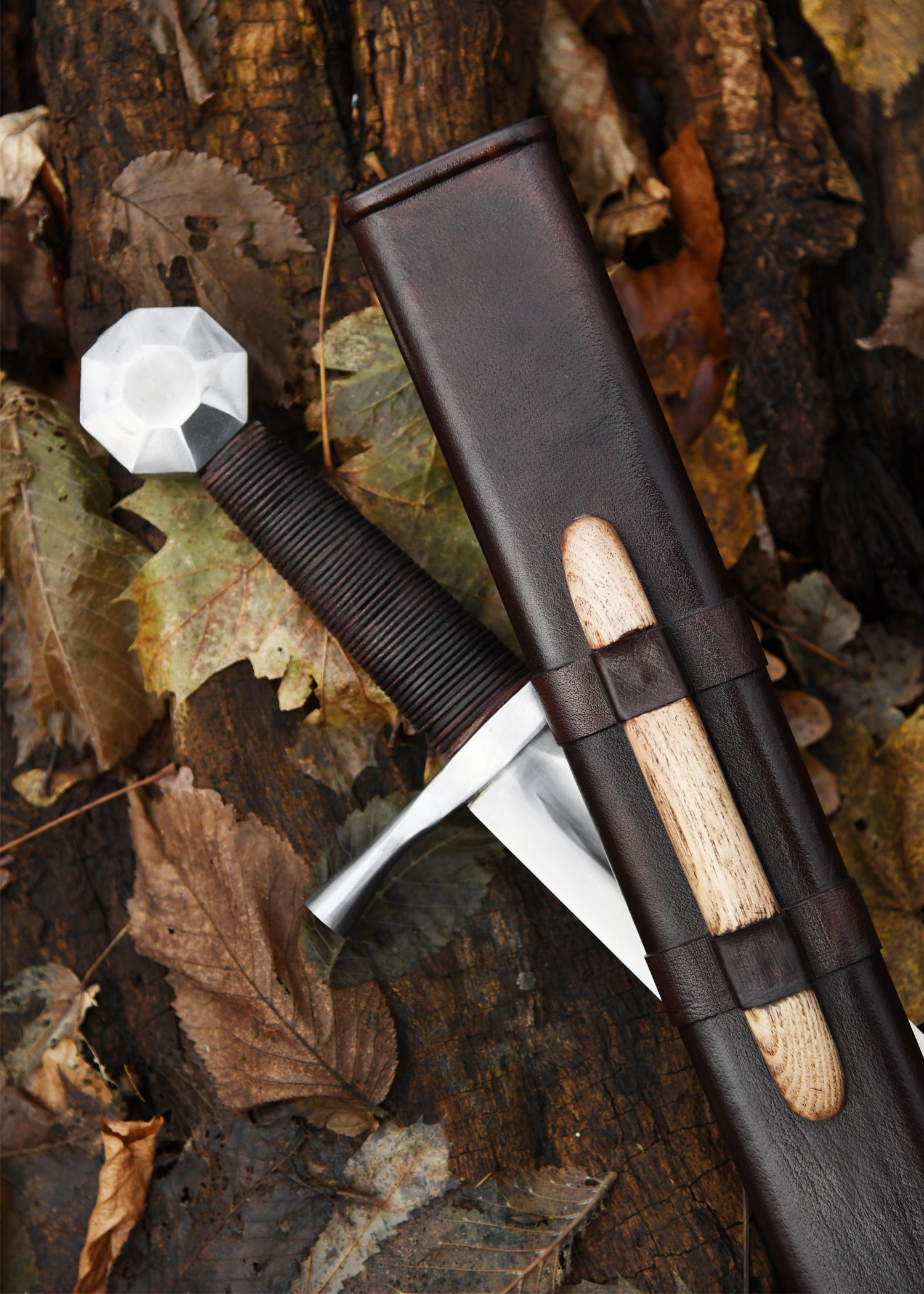 Imagen única de: Espada Cruzada Con Pomo Octogonal, Siglo Xiii, Lucha De Espectáculo, Categoría-C