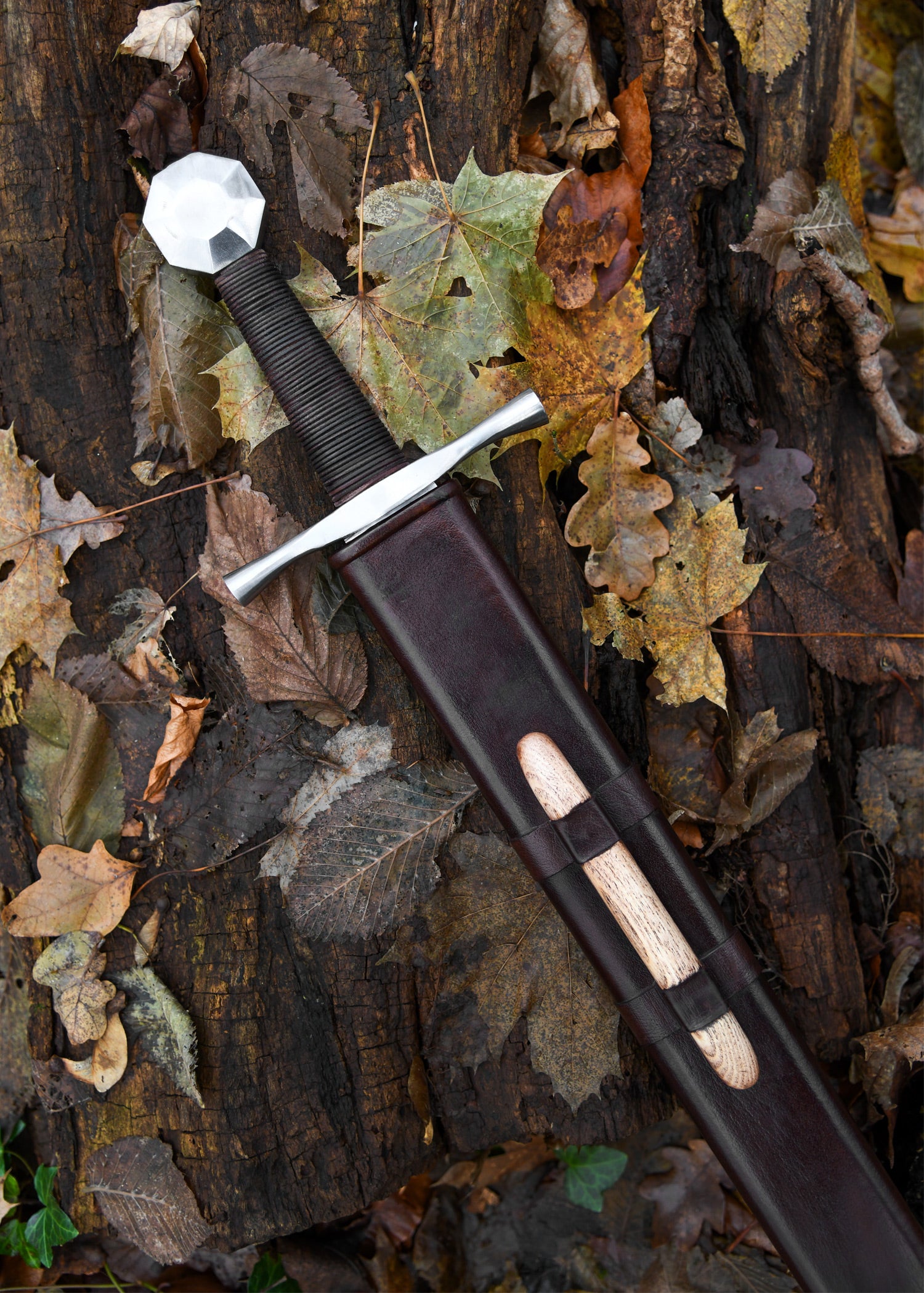 Imagen única de: Espada Cruzada Con Pomo Octogonal, Siglo Xiii, Lucha De Espectáculo, Categoría-C