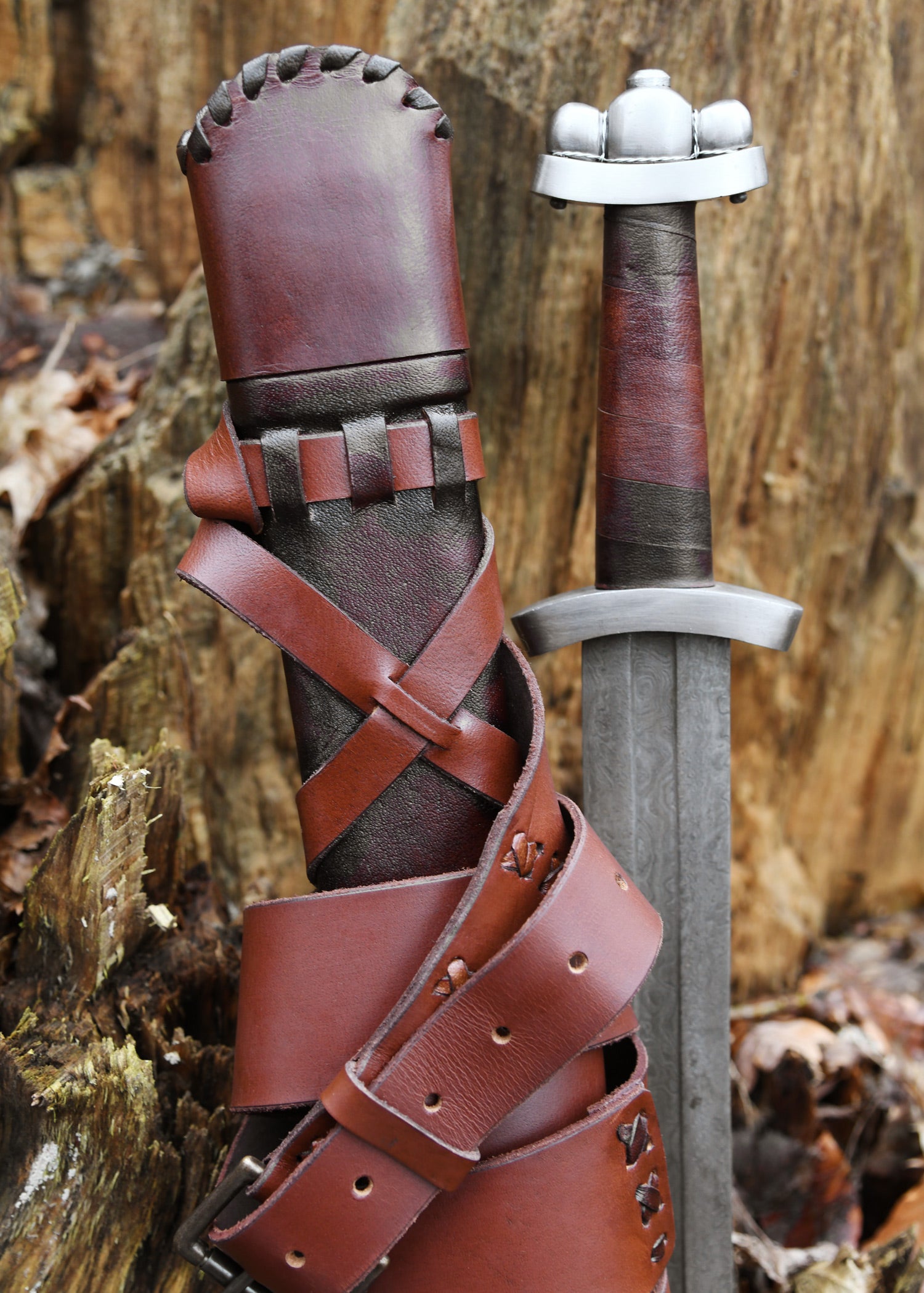 Imagen única de: Espada Vikinga Temprana Godfred Con Vaina, Hoja De Damasco Categoría-B