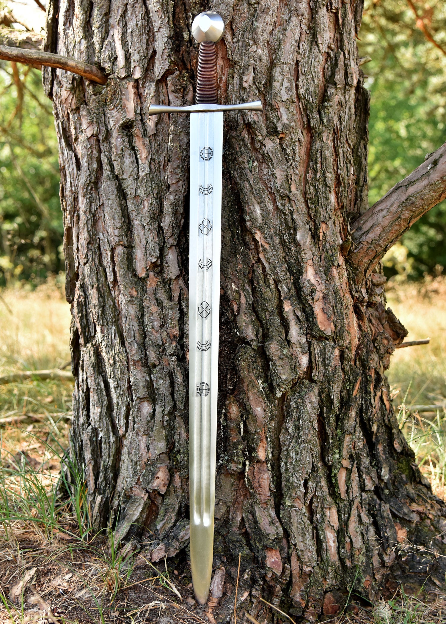 Imagen única de: Espada De Caballero Del Río Witham Con Vaina, Siglo Xiii. Categoría-B