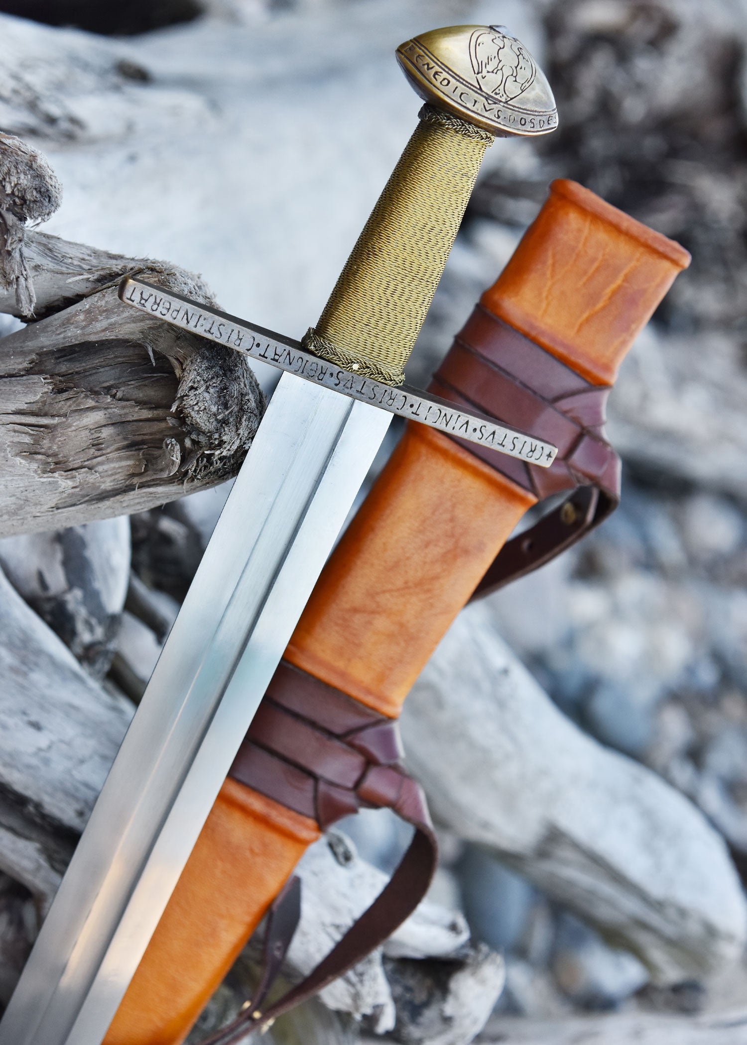 Imagen única de: Espada De Mauricio (Viena), Espada Imperial Con Vaina, Siglo Xii. Categoría-B