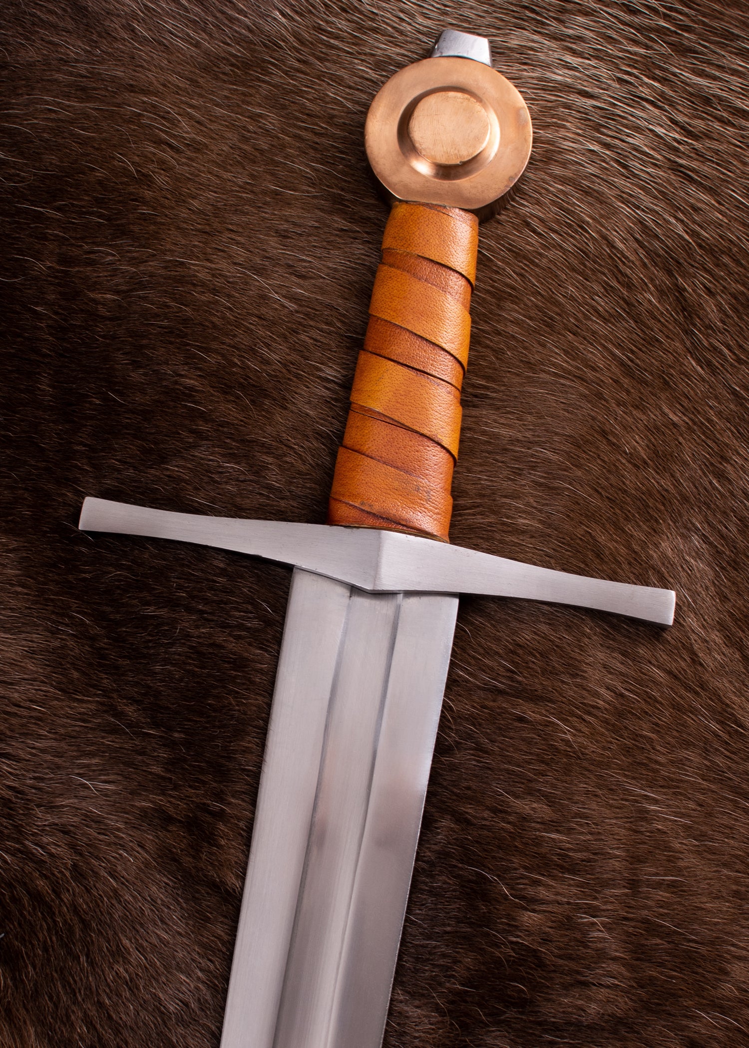 Imagen única de: Espada De Caballero De Santa Annen Con Vaina, Siglo Xii.