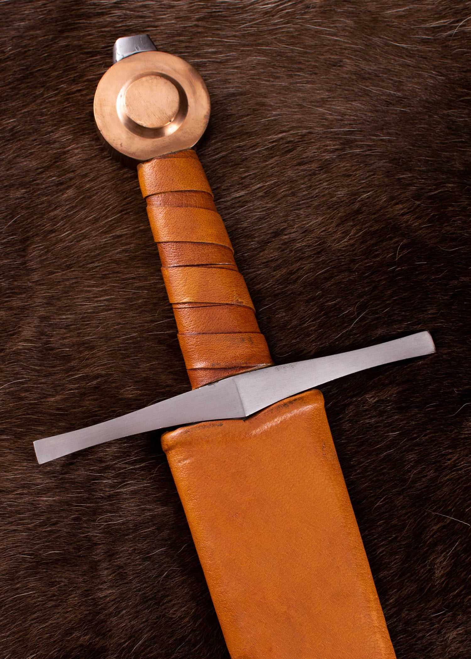 Imagen única de: Espada De Caballero De Santa Annen Con Vaina, Siglo Xii.