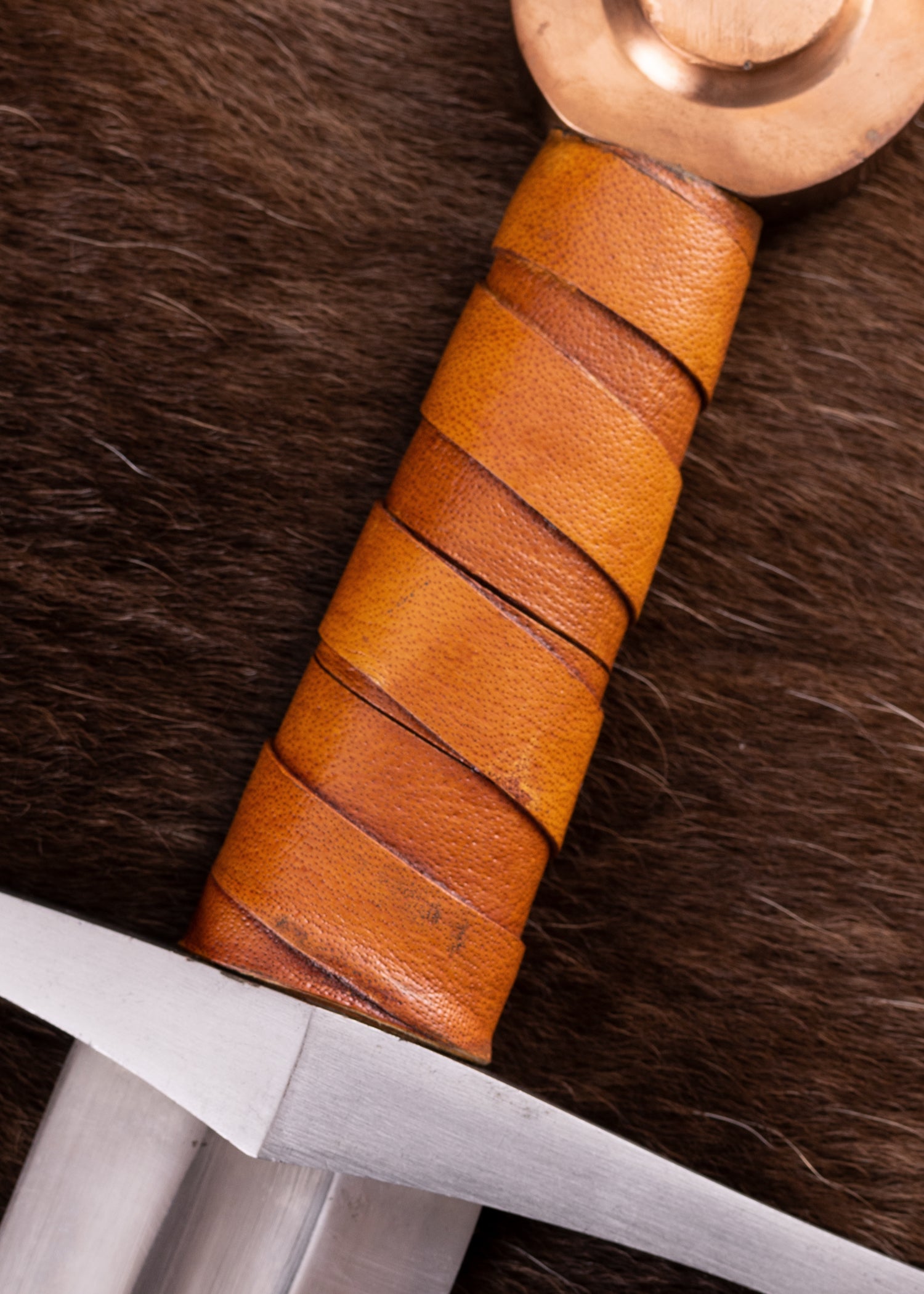 Imagen única de: Espada De Caballero De Santa Annen Con Vaina, Siglo Xii.