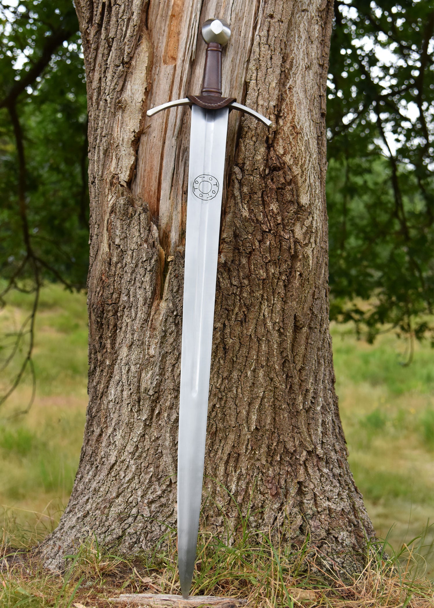 Imagen única de: Espada De Caballero Toto Con Vaina, Siglo Xiii/xiv., Afilada