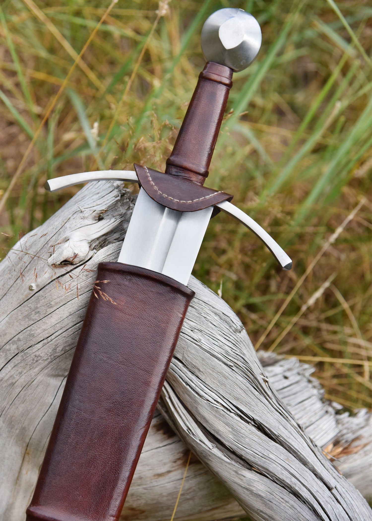 Imagen única de: Espada De Caballero Toto Con Vaina, Siglo Xiii/xiv., Afilada