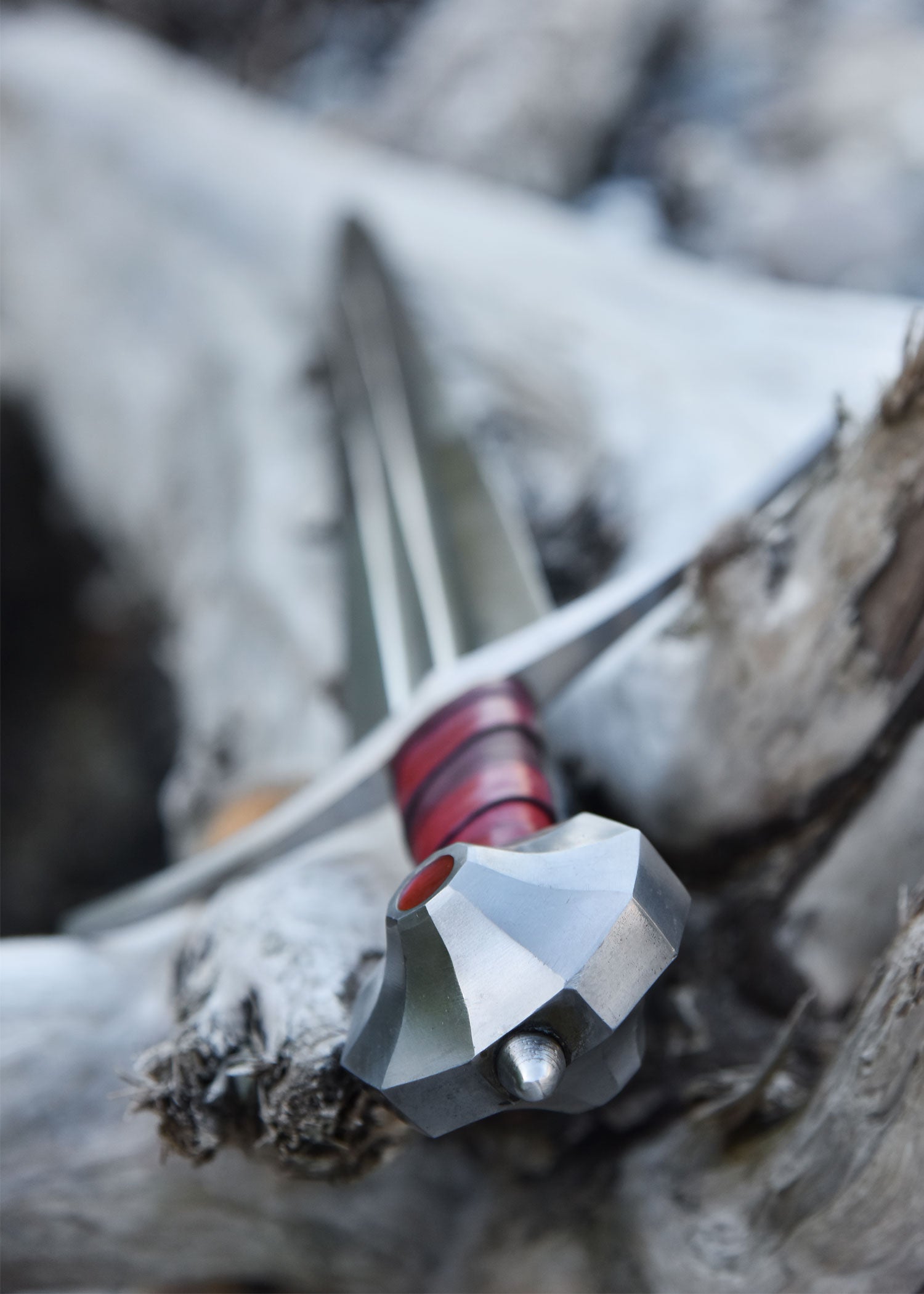 Imagen única de: Espada De Caballero Gammelt Jern Con Vaina, Siglo Xiii., Afilada