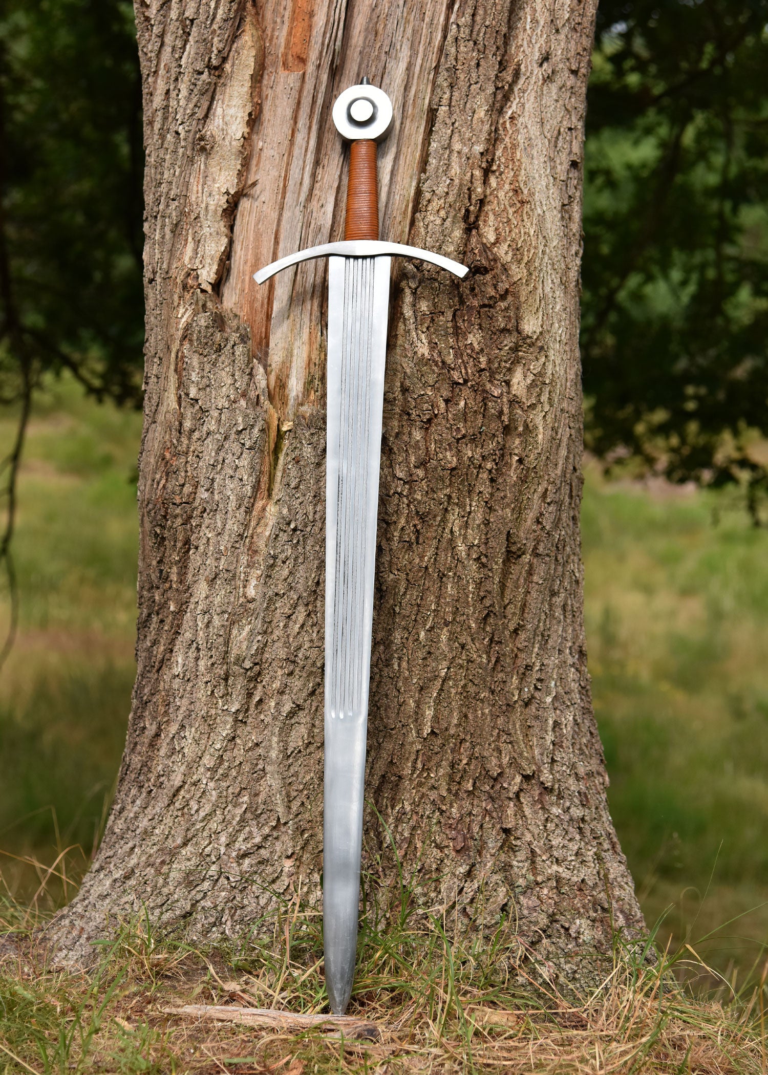 Imagen única de: Espada De Caballero Moonbrand Con Vaina, Siglo Xiii., Afilada