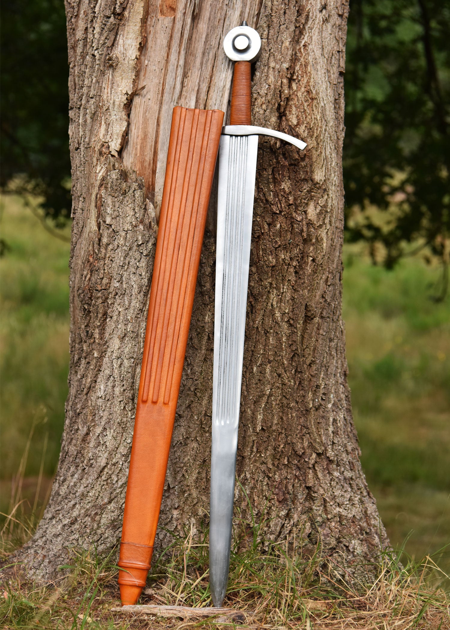 Imagen única de: Espada De Caballero Moonbrand Con Vaina, Siglo Xiii., Afilada