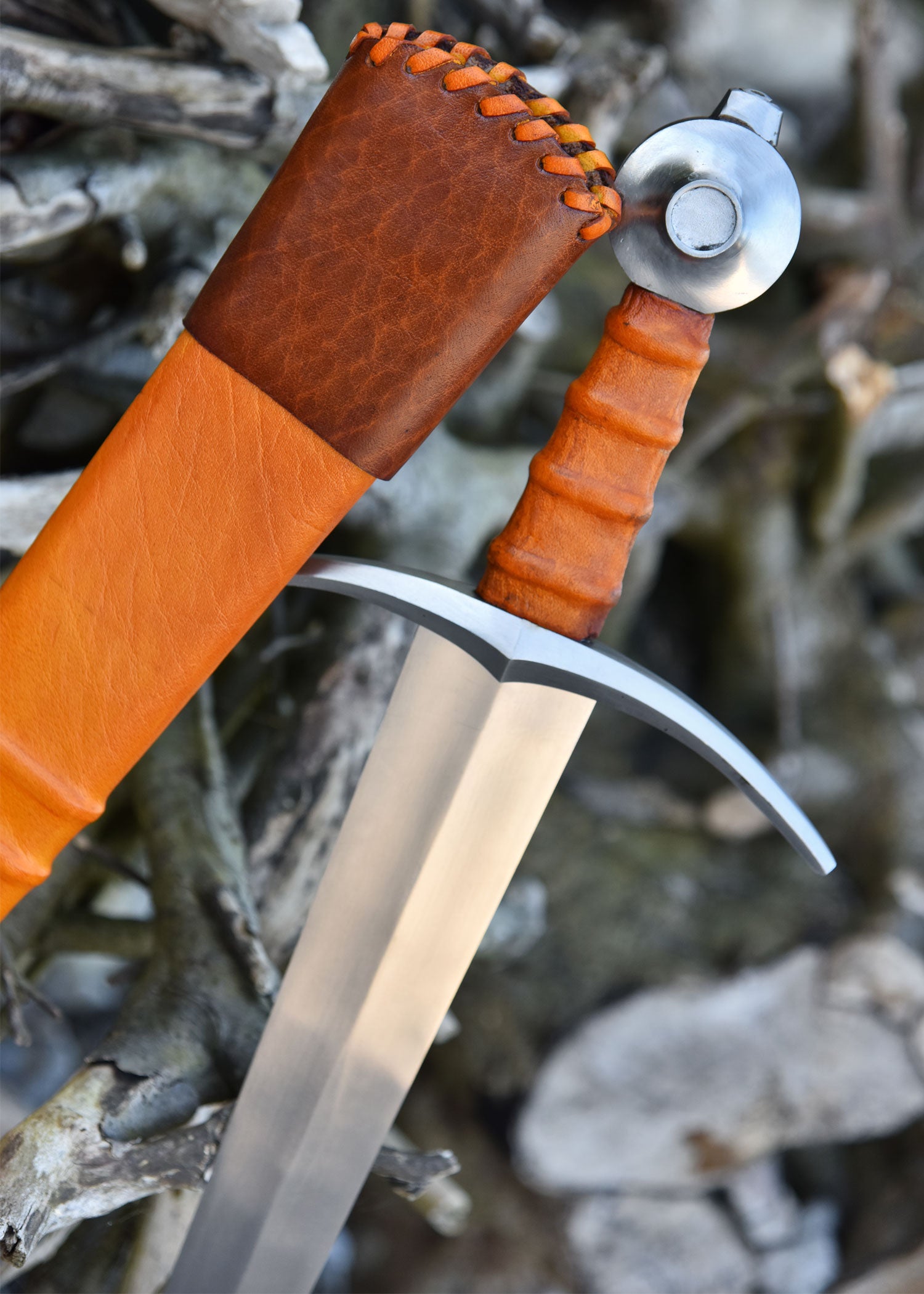 Imagen única de: Espada De Caballero Comte De Nieuwerkerke Con Vaina, Siglo Xiv., Afilada