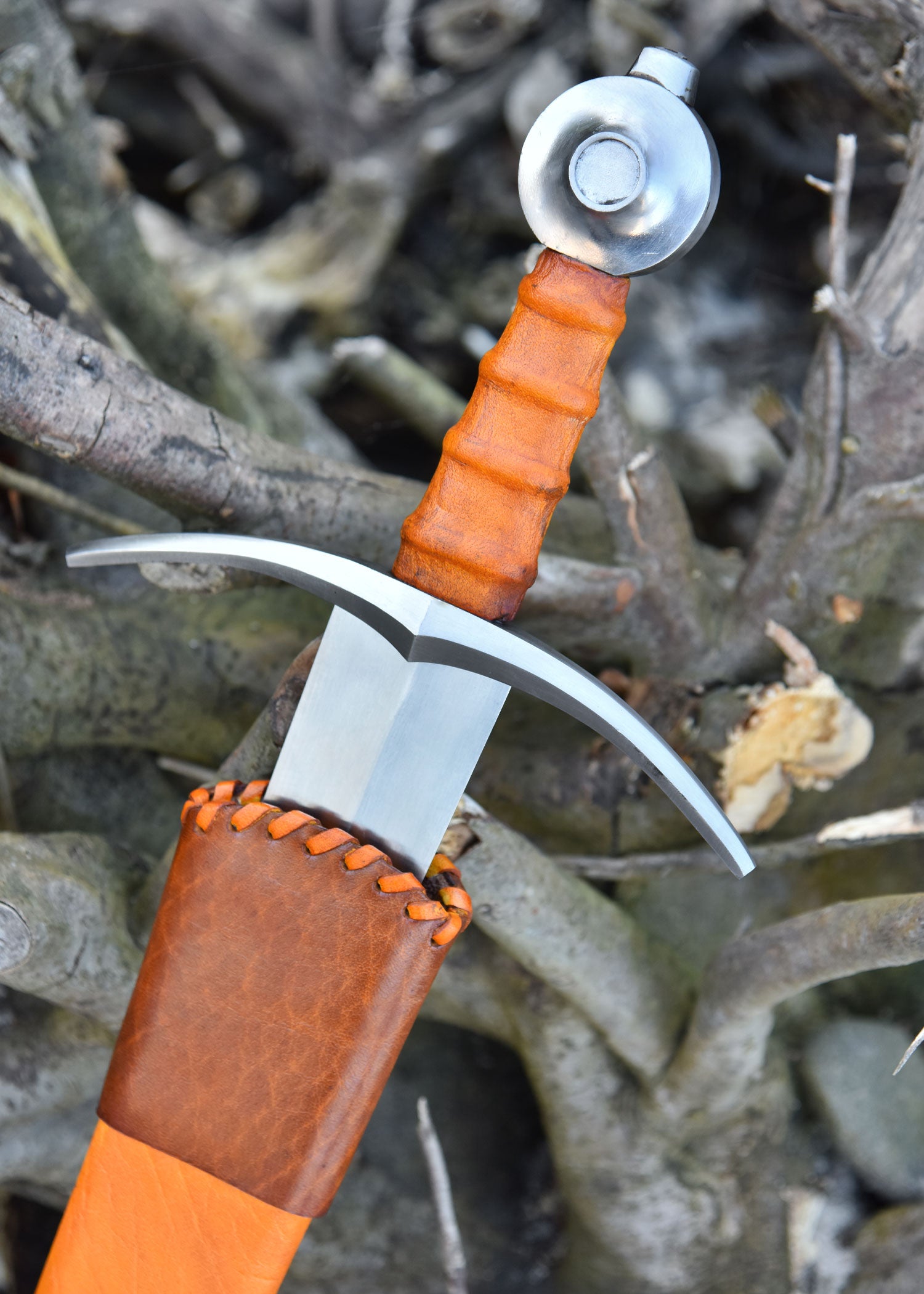 Imagen única de: Espada De Caballero Comte De Nieuwerkerke Con Vaina, Siglo Xiv., Afilada