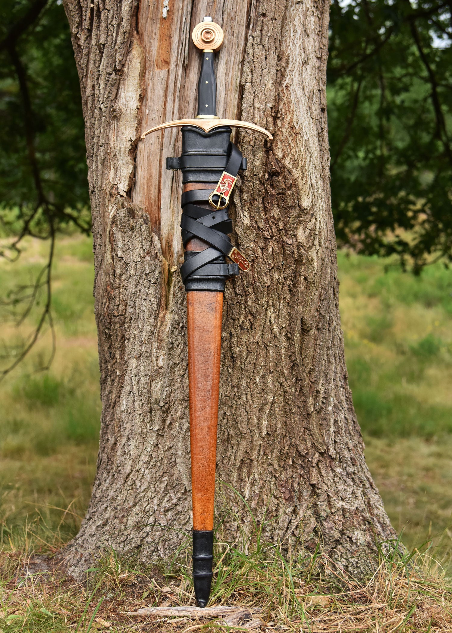 Imagen única de: Espada De Caballero Aislinn Con Vaina, Siglo Xv., Afilada