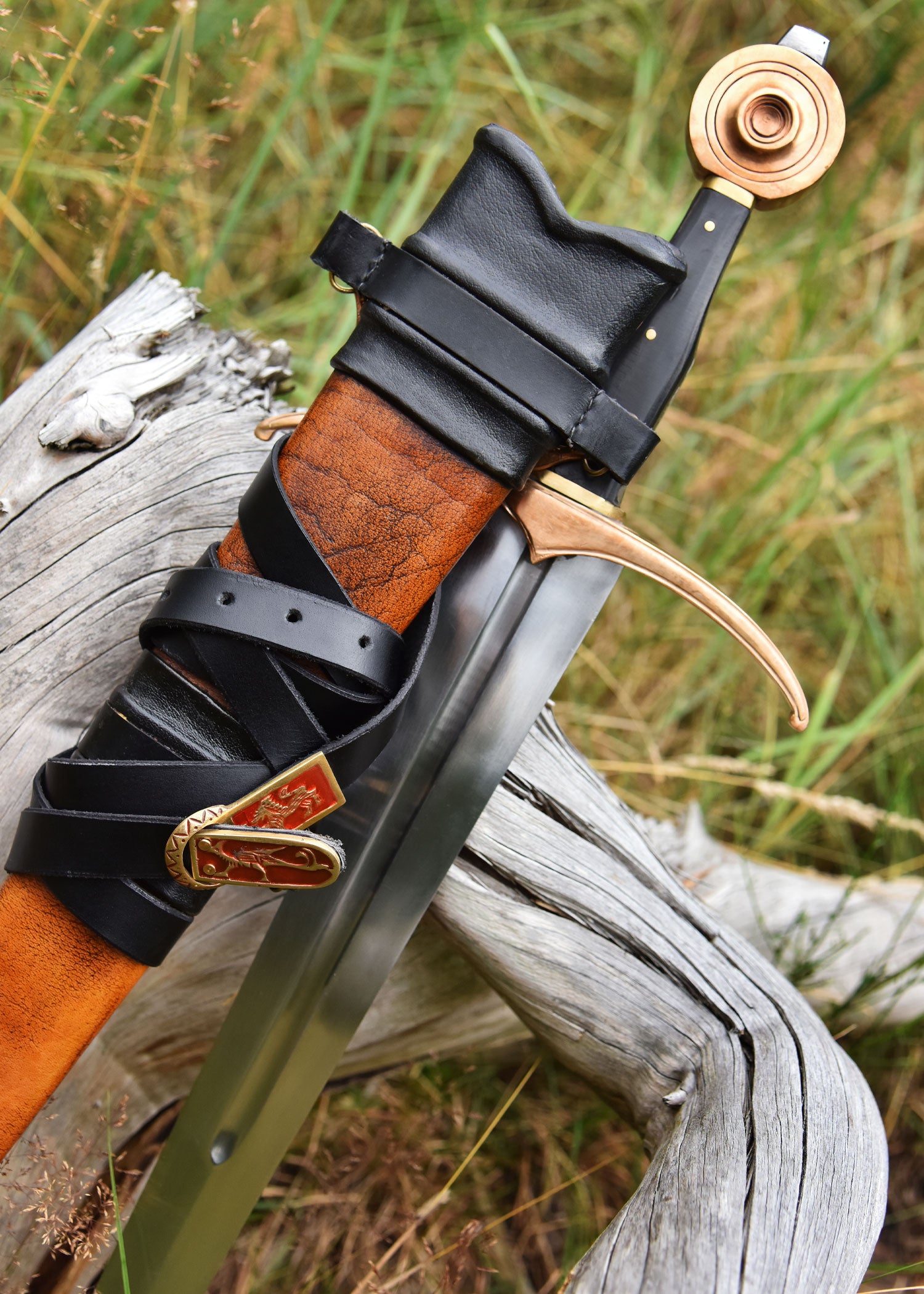 Imagen única de: Espada De Caballero Aislinn Con Vaina, Siglo Xv., Afilada