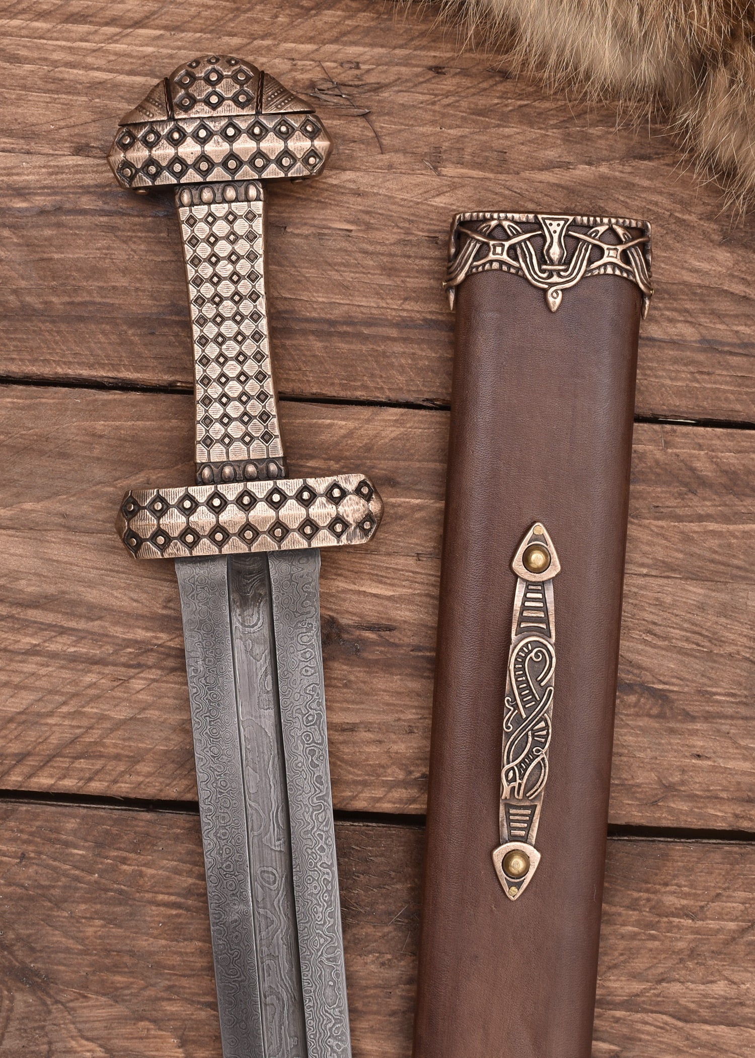 Imagen única de: Espada Vikinga Con Mango De Bronce, Acero Damasco. Categoría-B