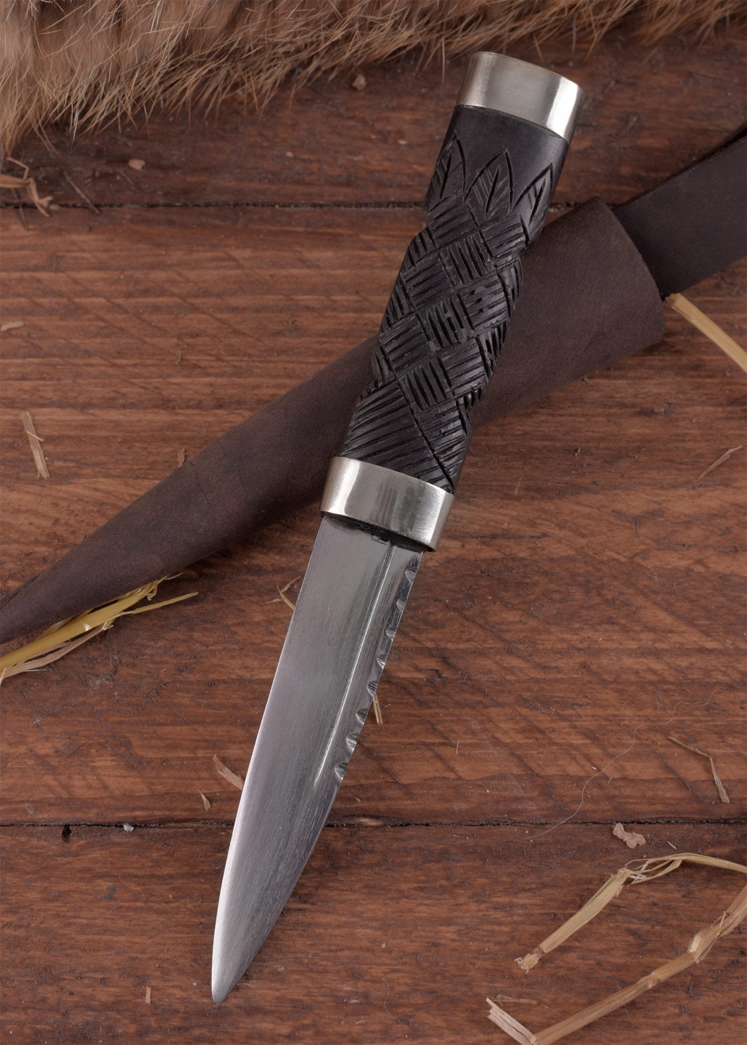 Imagen única de: Cuchillo Sgian Dubh Con Funda De Cuero.