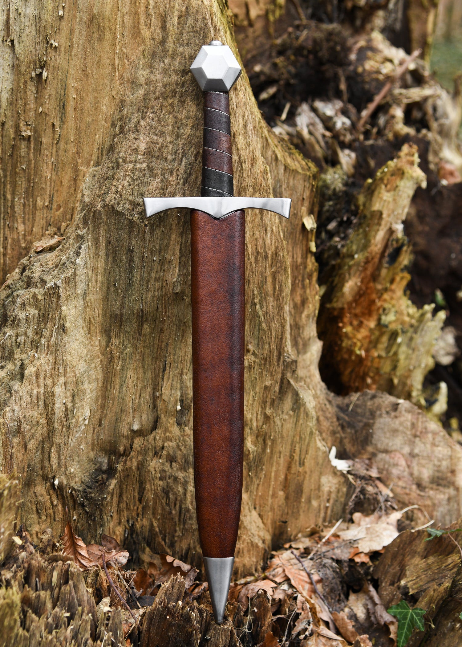 Imagen única de: Daga Medieval Con Vaina, Versión Normal.