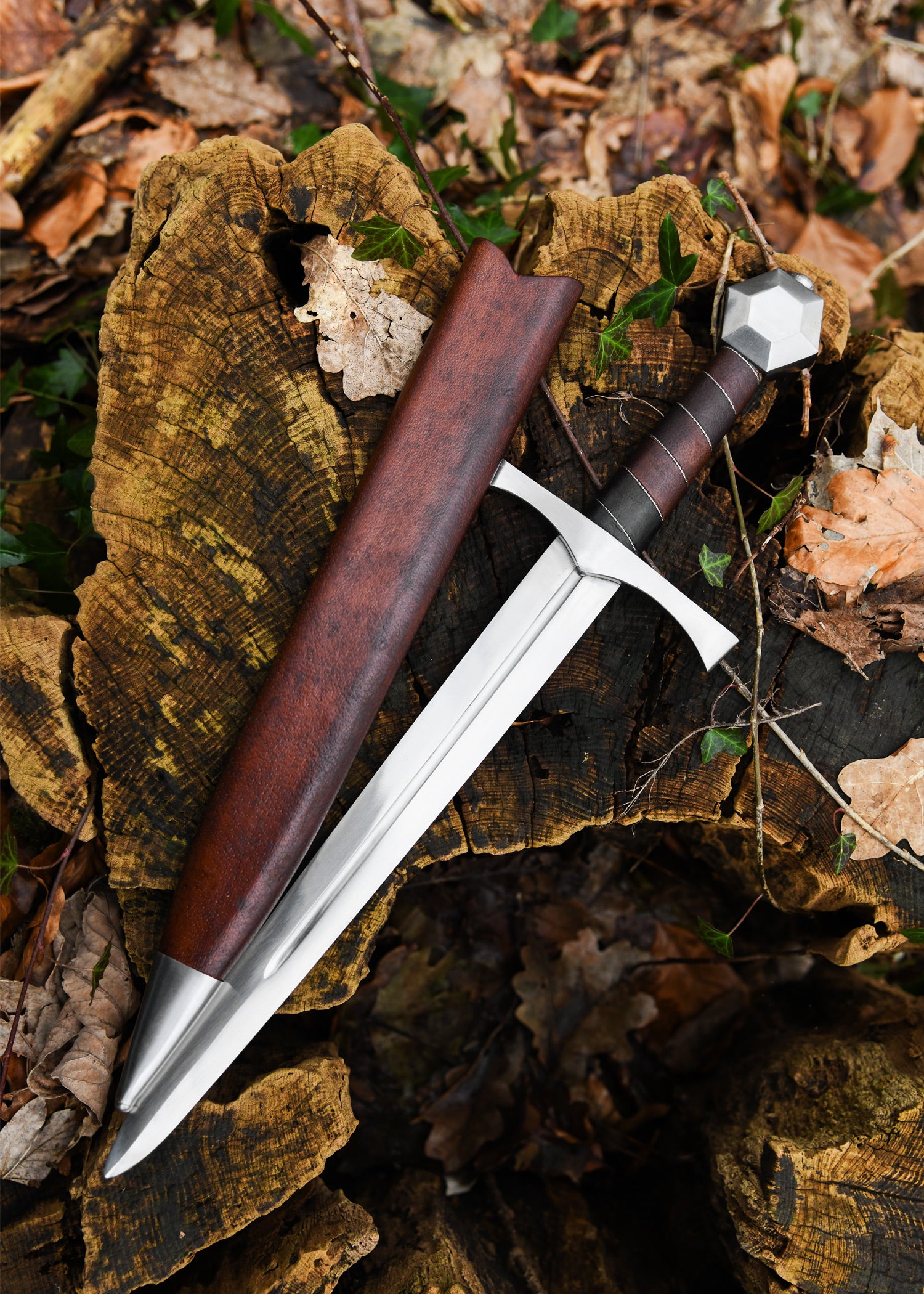 Imagen única de: Daga Medieval Con Vaina, Versión Normal.