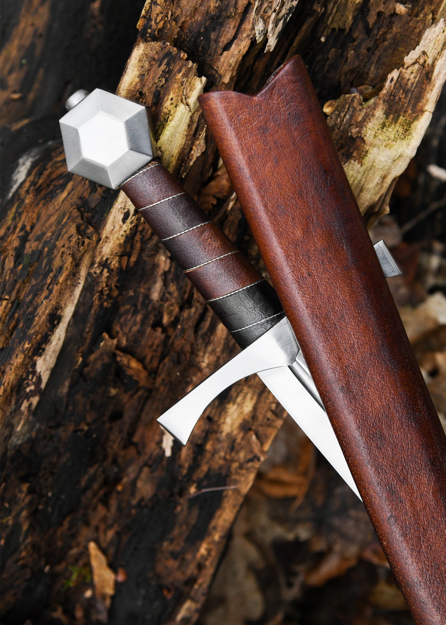 Imagen única de: Daga Medieval Con Vaina, Versión Normal.