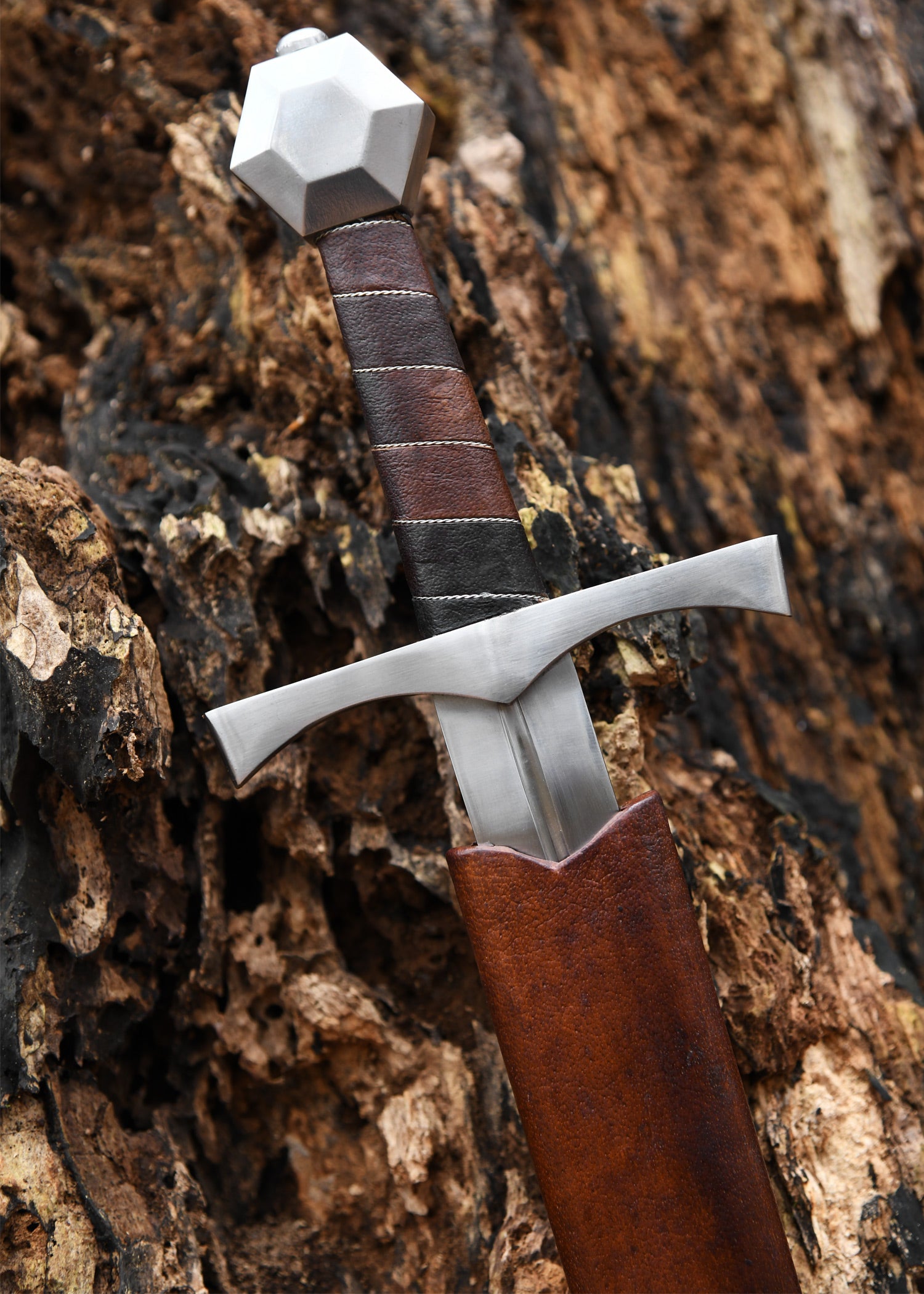 Imagen única de: Daga Medieval Con Vaina, Versión Normal.