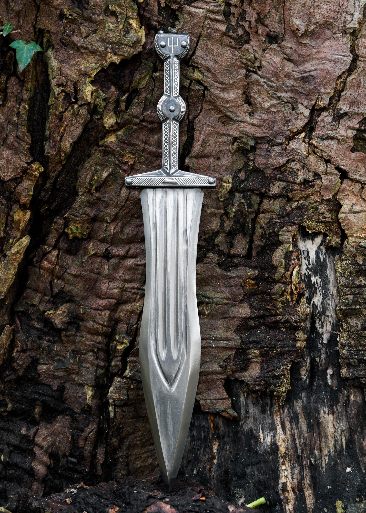 Imagen única de: Pugio De Vindonissa Con Incrustaciones De Plata.