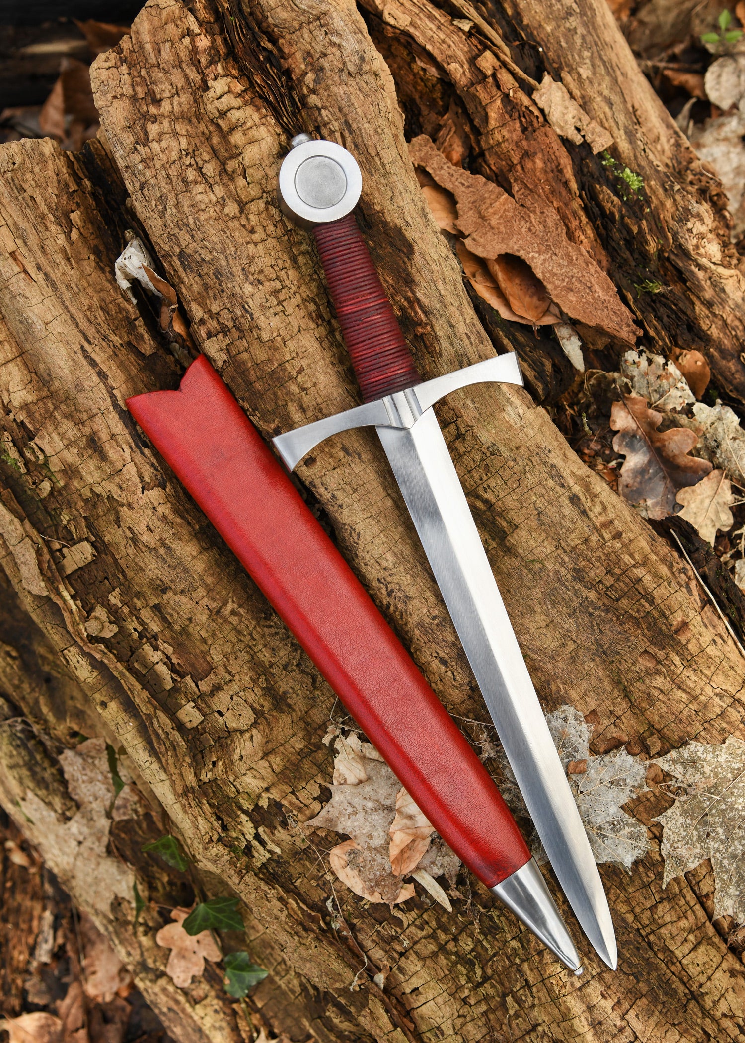 Imagen única de: Daga Con Pomo De Disco Y Funda, Versión Normal