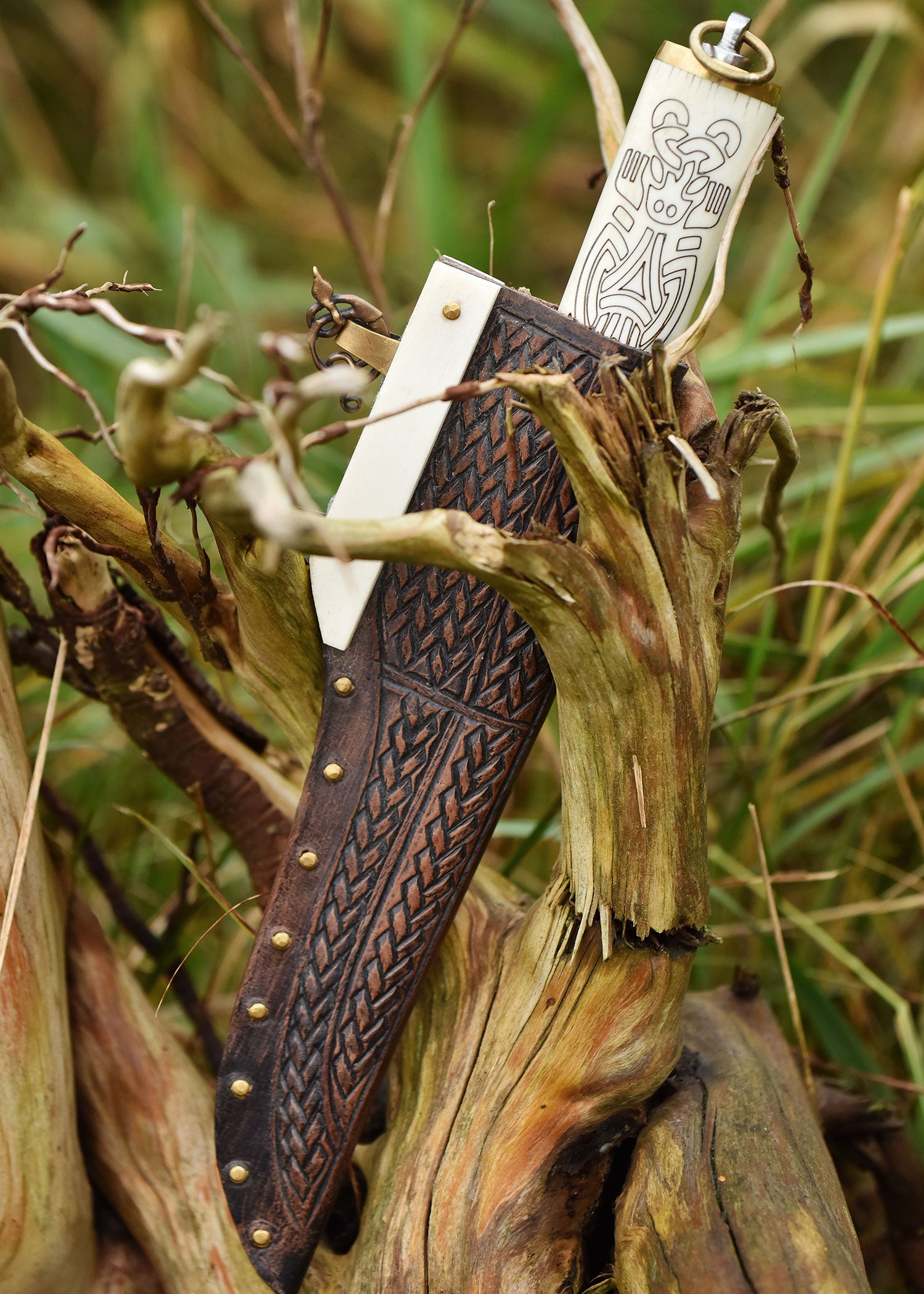 Imagen única de: Sax (Seax) Vikingo Pequeño, Mango De Hueso Estilo Borre, Siglo Ix/x. Siglo