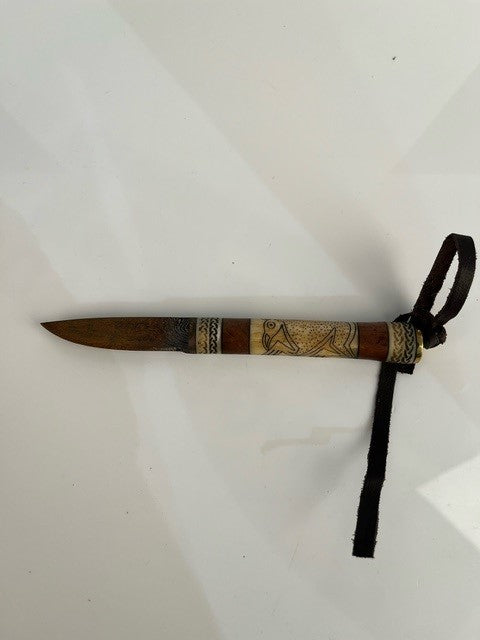 Imagen única de: Cuchillo Vikingo Pequeño, Acero De Damasco, Mango De Madera/hueso, Torslunda, Con Defectos