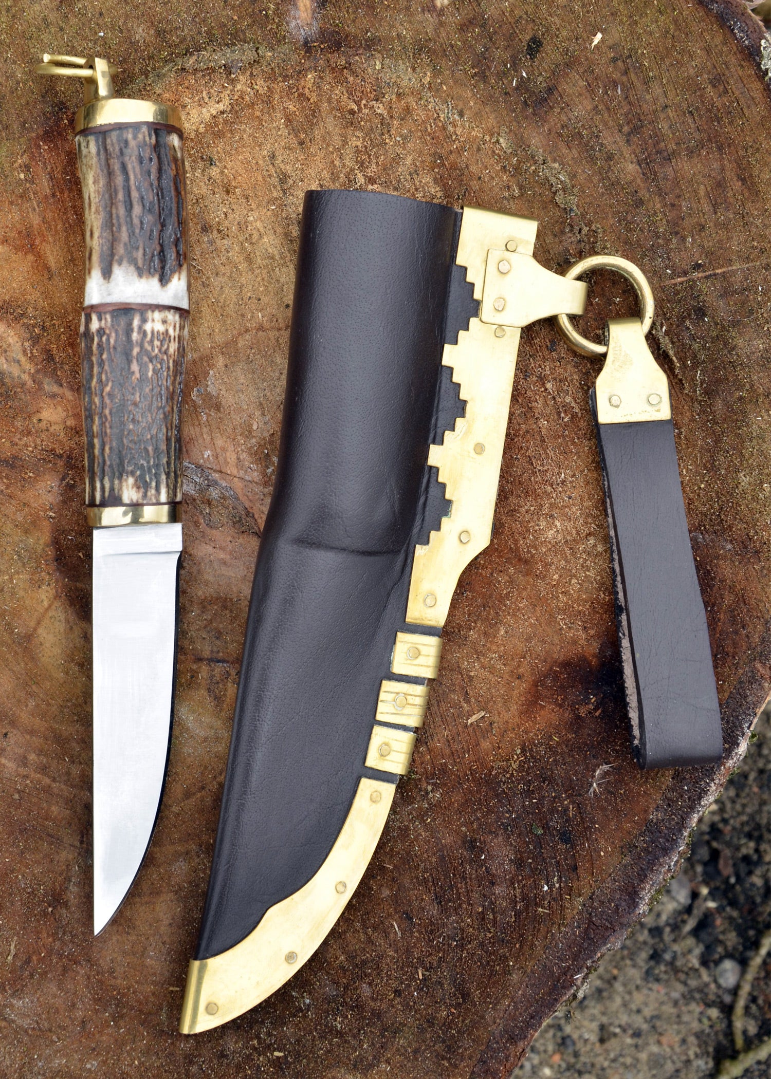 Imagen única de: Cuchillo Vikingo Con Mango De Cuerno De Ciervo, Aprox. 22 Cm.