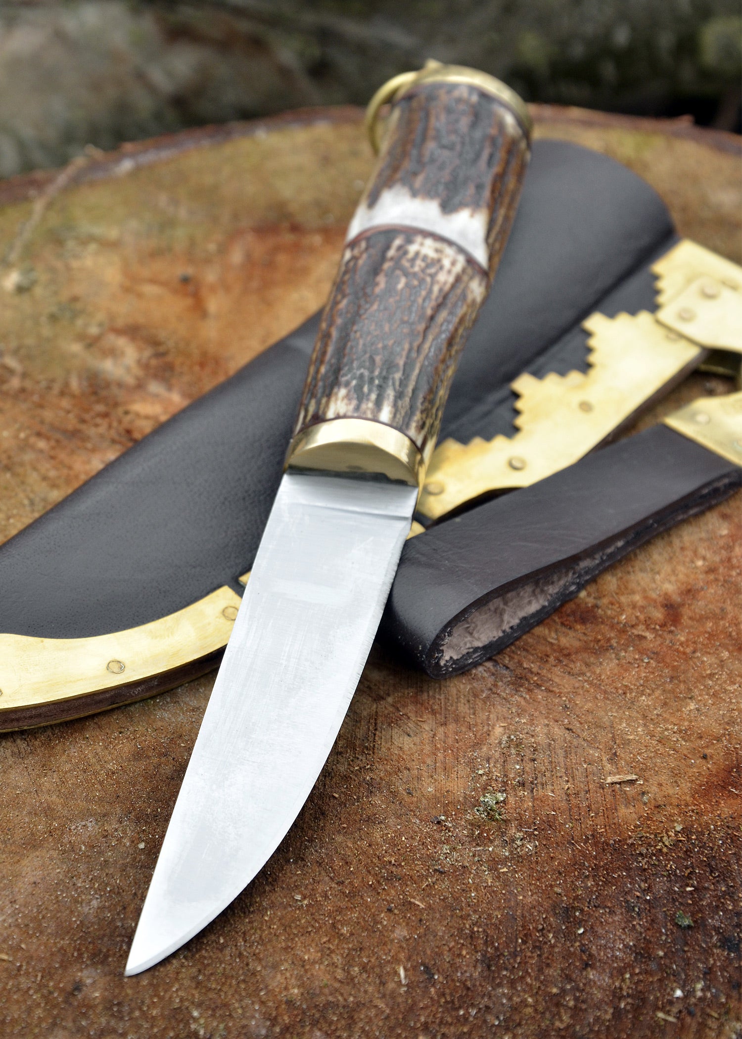 Imagen única de: Cuchillo Vikingo Con Mango De Cuerno De Ciervo, Aprox. 22 Cm.