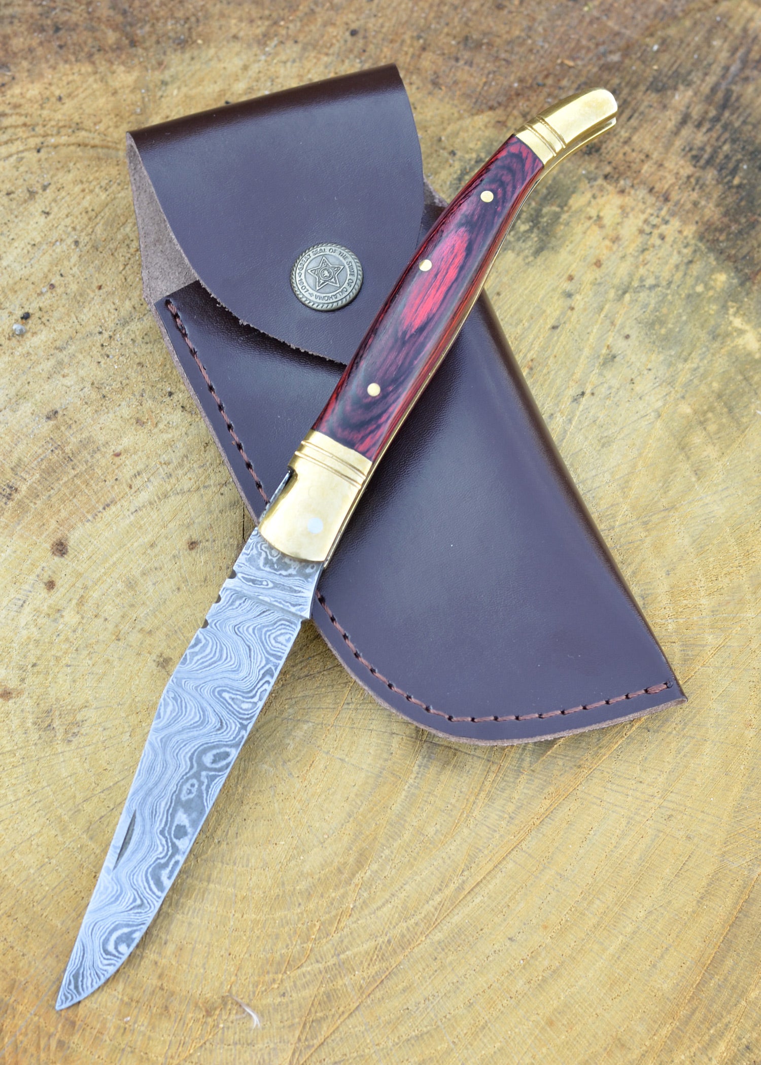 Imagen única de: Navaja Plegable Con Hoja De Acero Damasco.