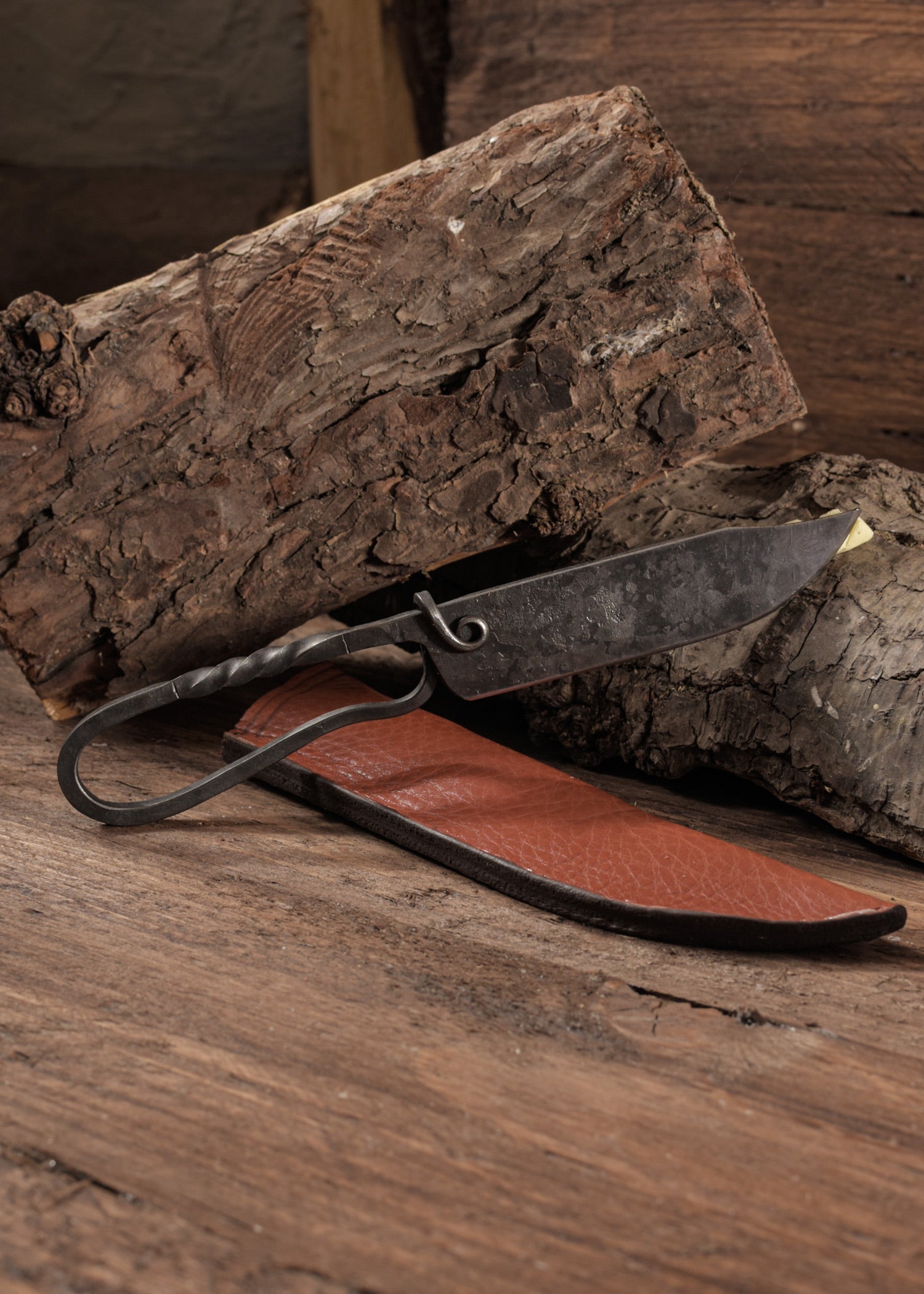 Imagen única de: Cuchillo Forjado Con Funda De Cuero, Aprox. 23 Cm.