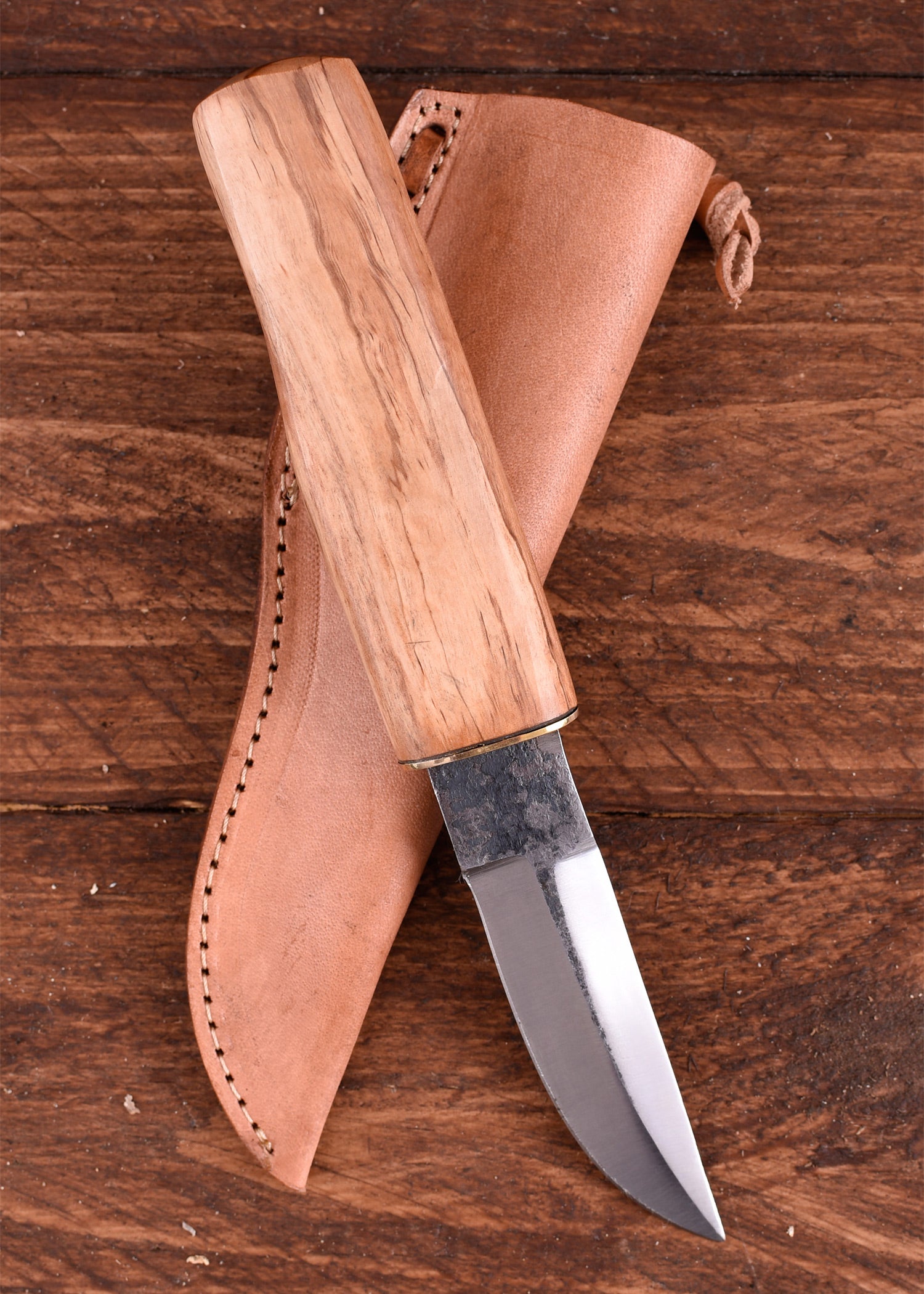 Imagen única de: Cuchillo Medieval Con Mango De Madera Y Funda De Cuero.
