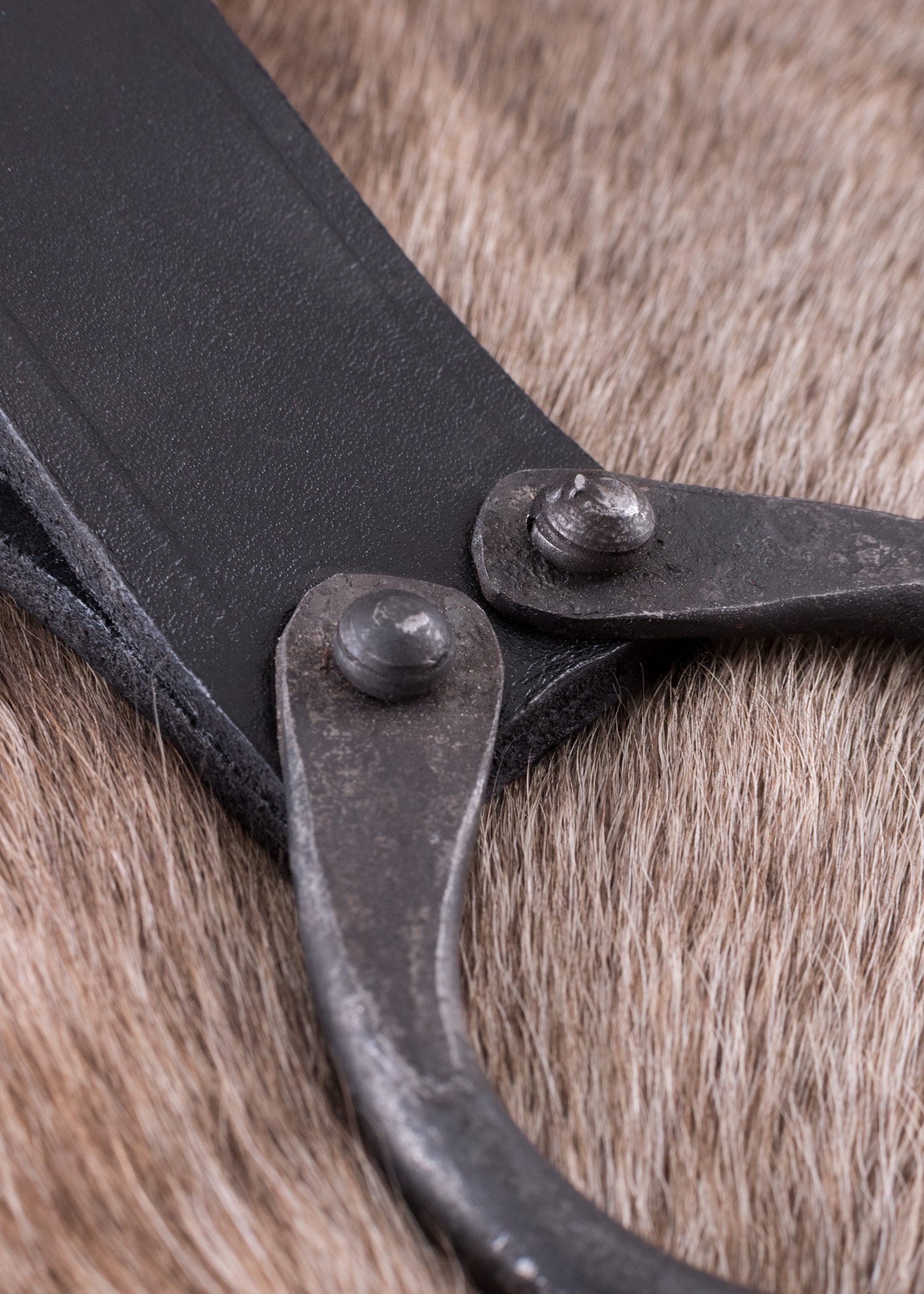 Porta Hachas Con Anilla Forjada - Tienda Medieval.