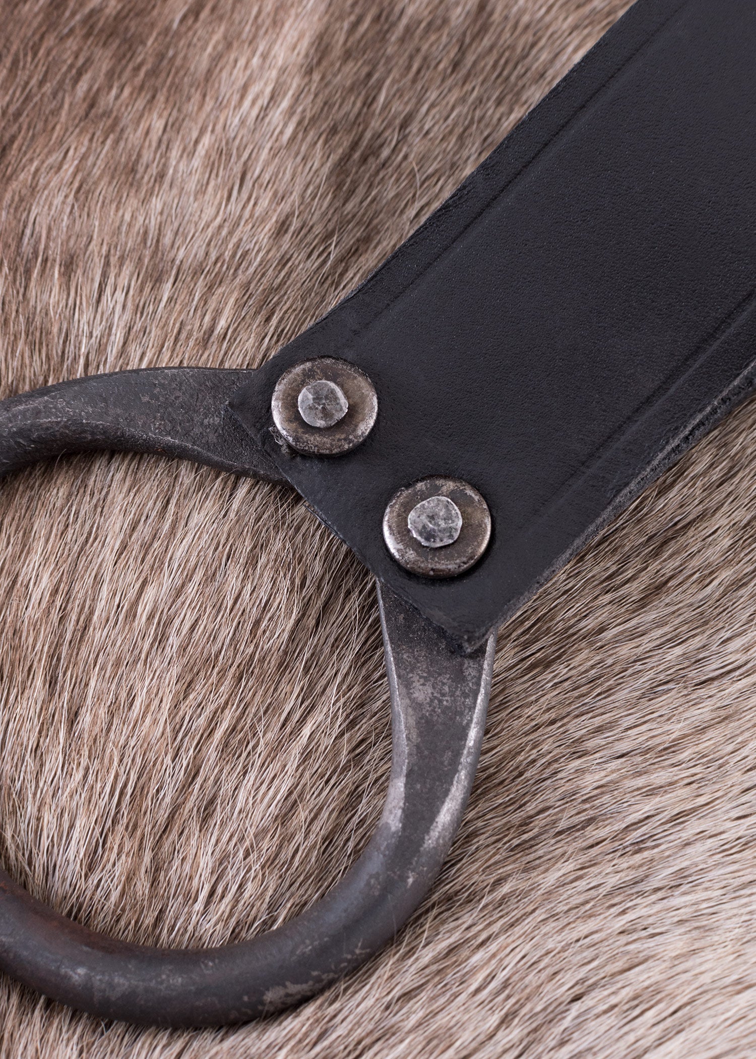 Porta Hachas Con Anilla Forjada - Tienda Medieval.