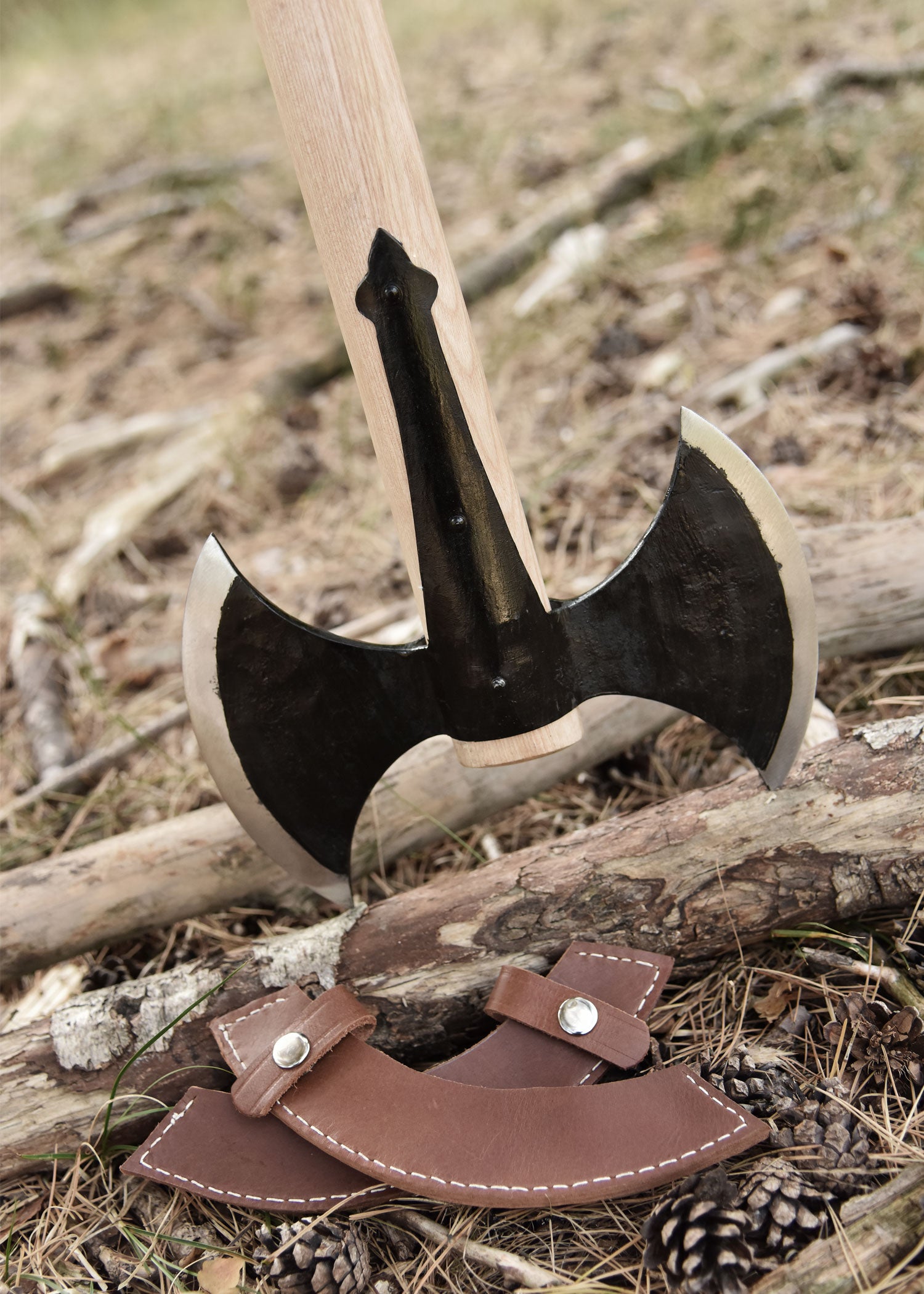 Imagen única de: Hacha Doble Medieval, Forjada A Mano.