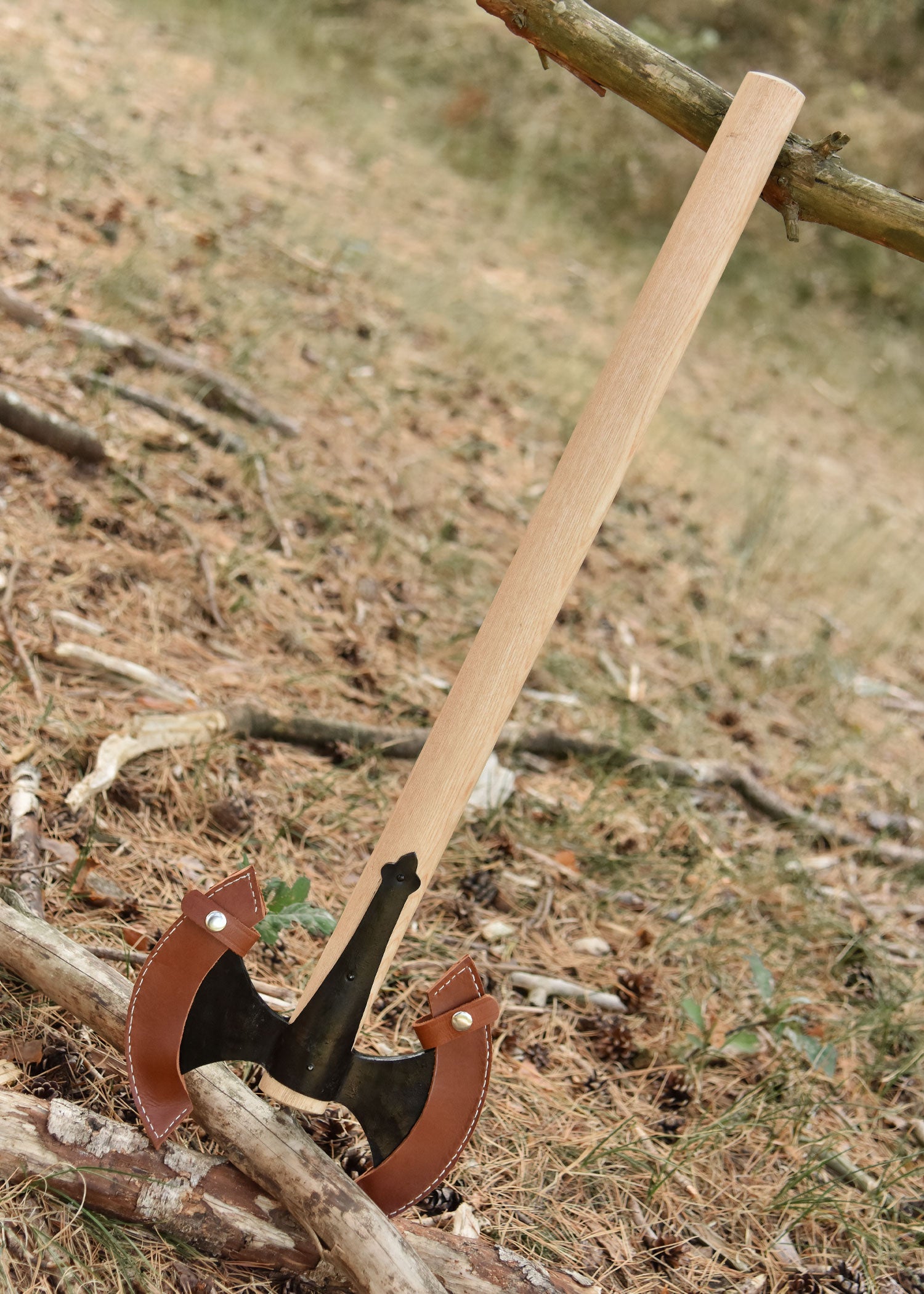 Imagen única de: Hacha Doble Medieval, Forjada A Mano.