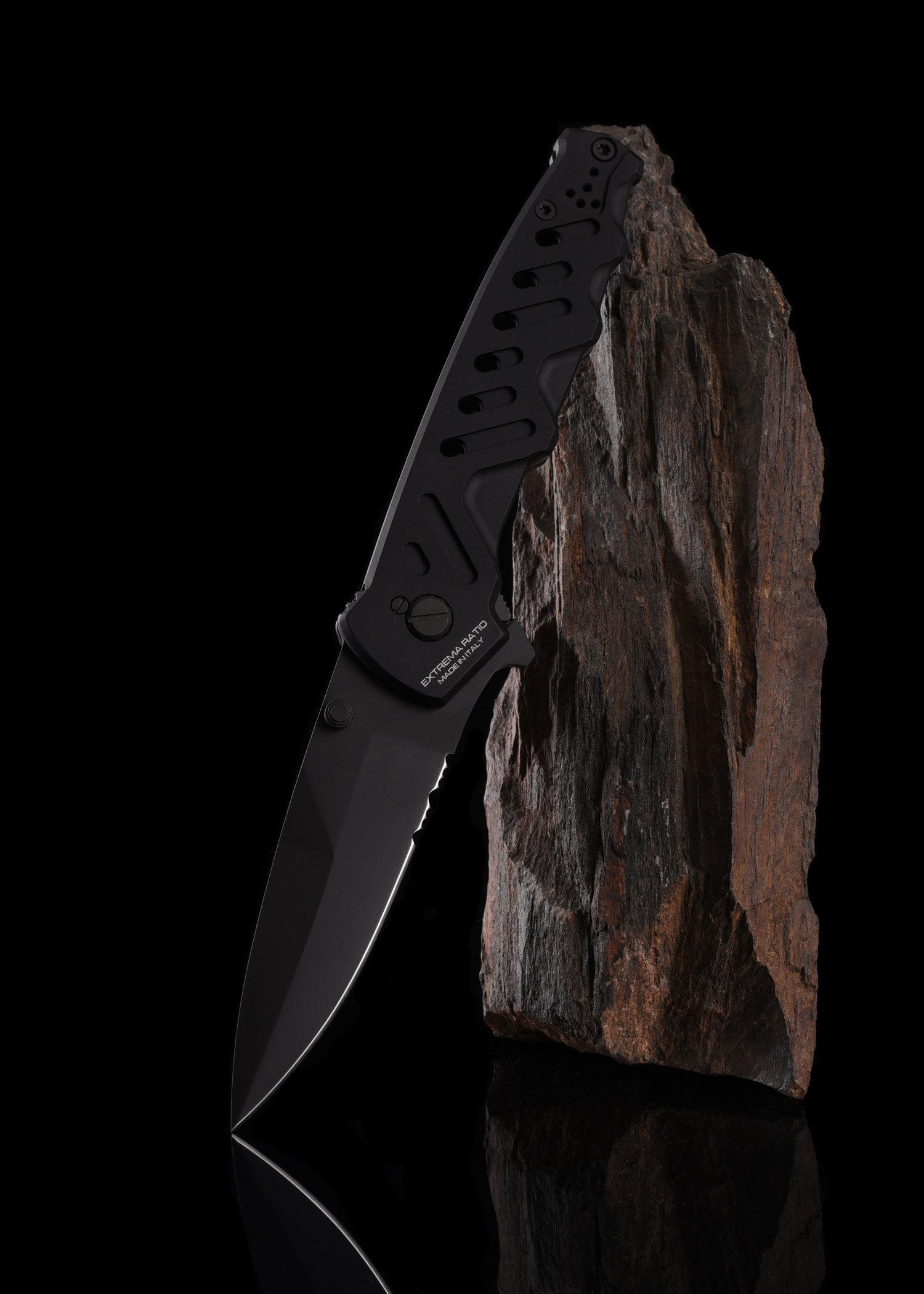 Imagen única de: Navaja Caimano Nero N.a., Extrema Ratio