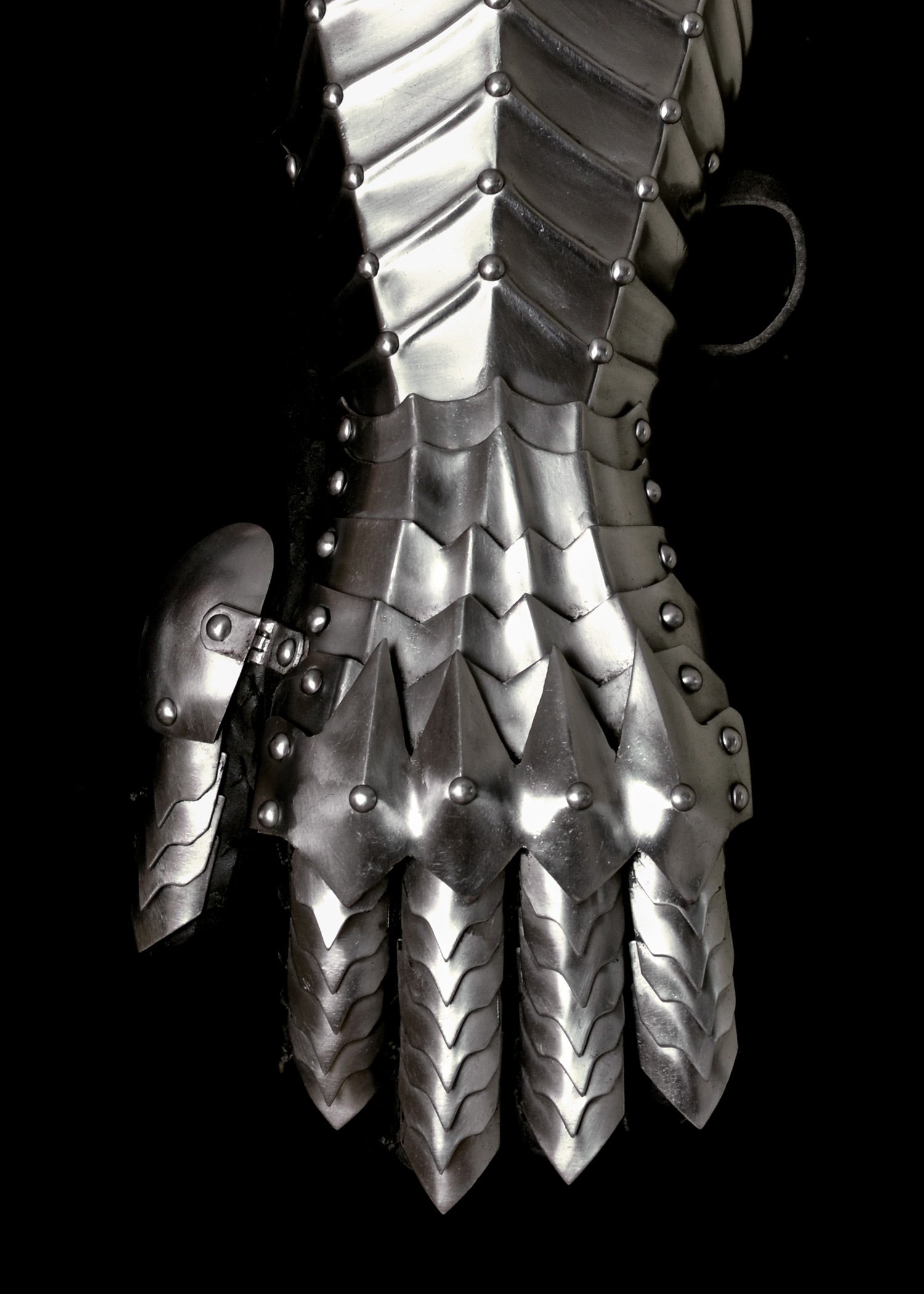 Imagen única de: Guantes De Chapa, Brillantes, Remachados Y Cosidos