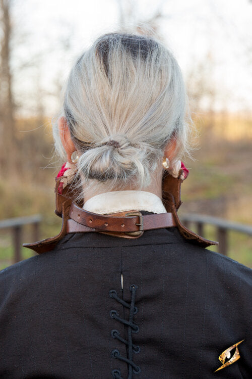 Imagen única de: Bevor De Cuero Noble