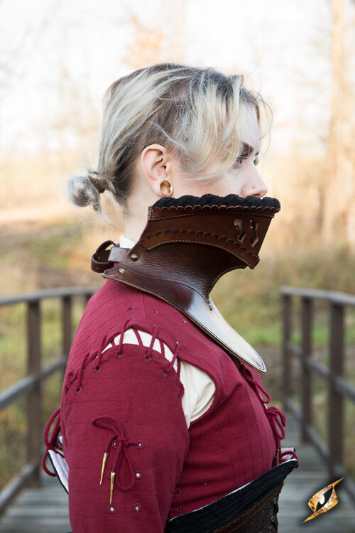 Imagen única de: Bevor De Cuero Noble