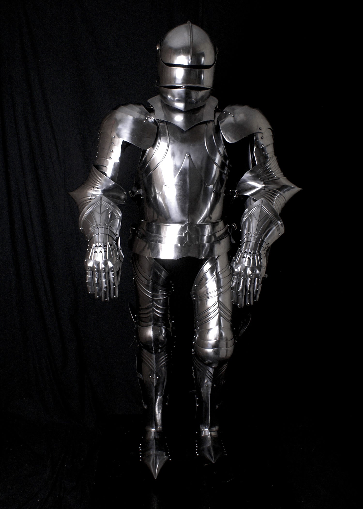 Imagen única de: Armadura De Caballero Gótico, Armadura De Placas Completa.