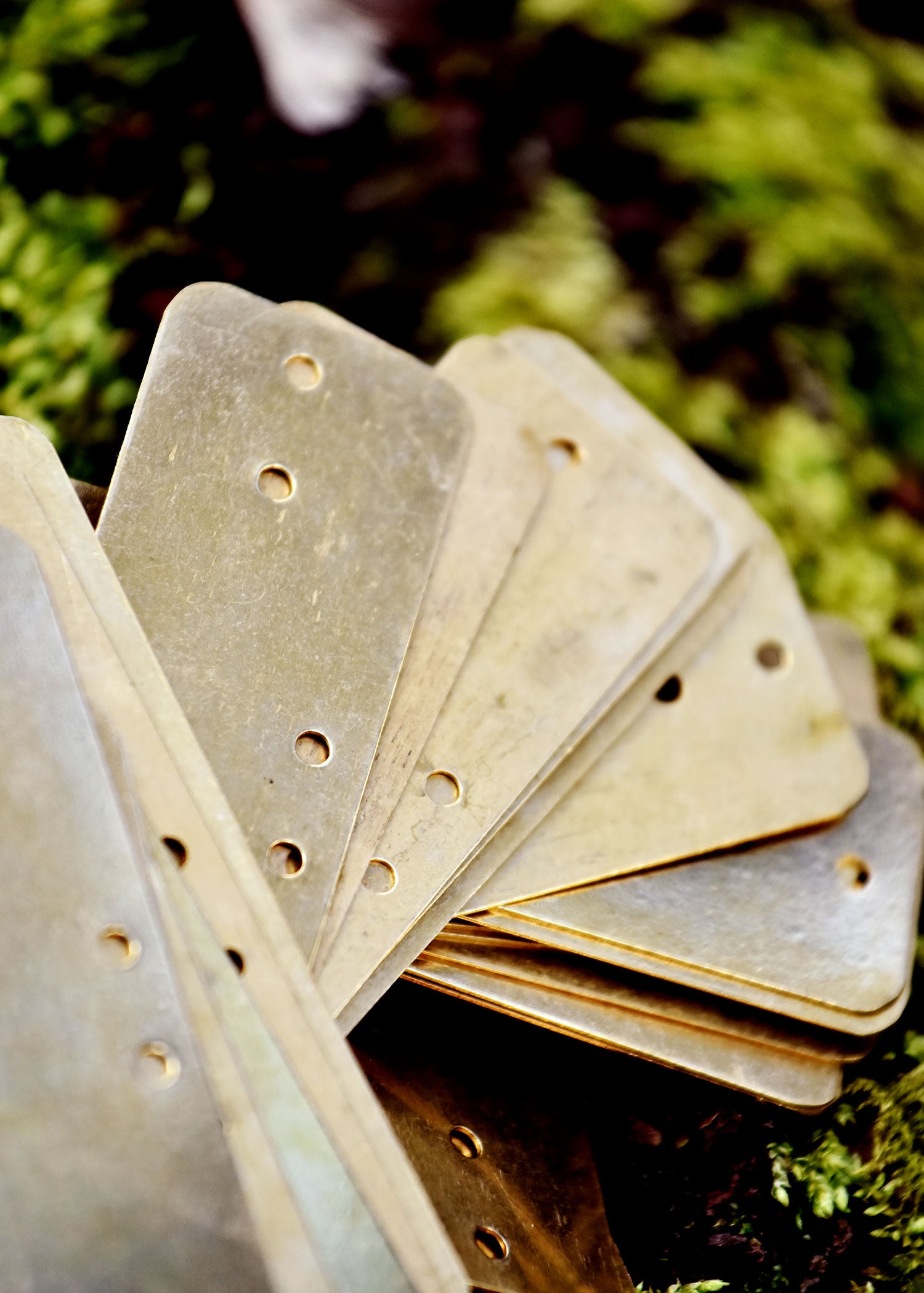 Imagen única de: Básculas De Latón Para Slat Armor 90 Mm X 30 Mm (Paquete De 25)