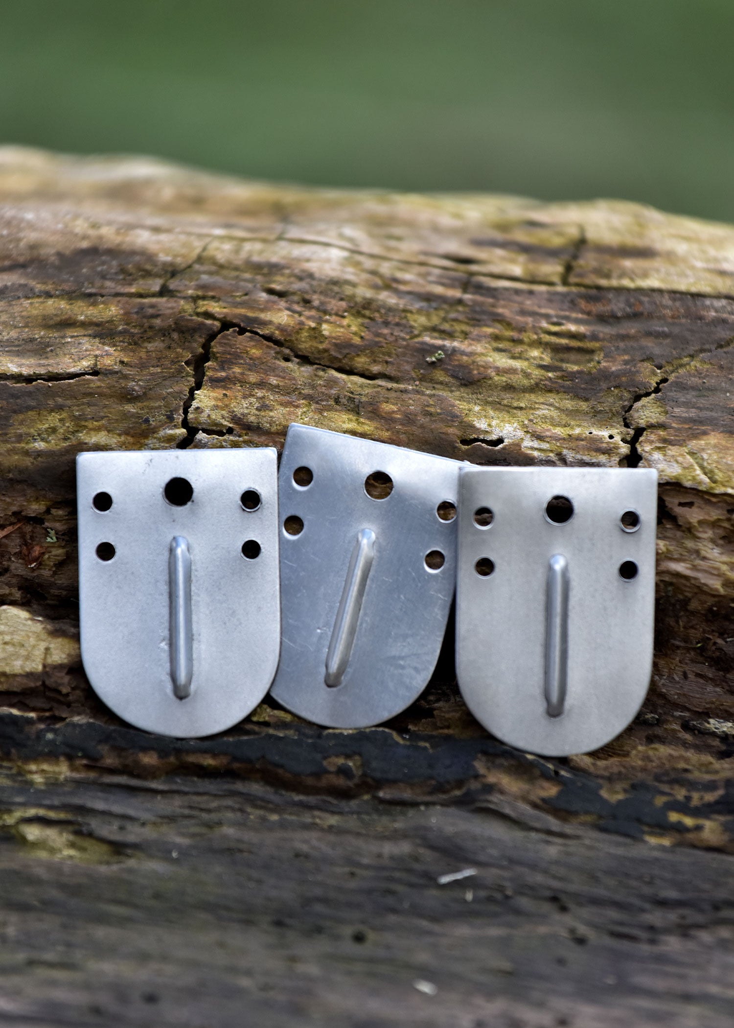 Imagen única de: Cachas De Acero Para Armadura Laminar, 25 Mm X 35 Mm, Con Nervadura Central (25 Piezas)